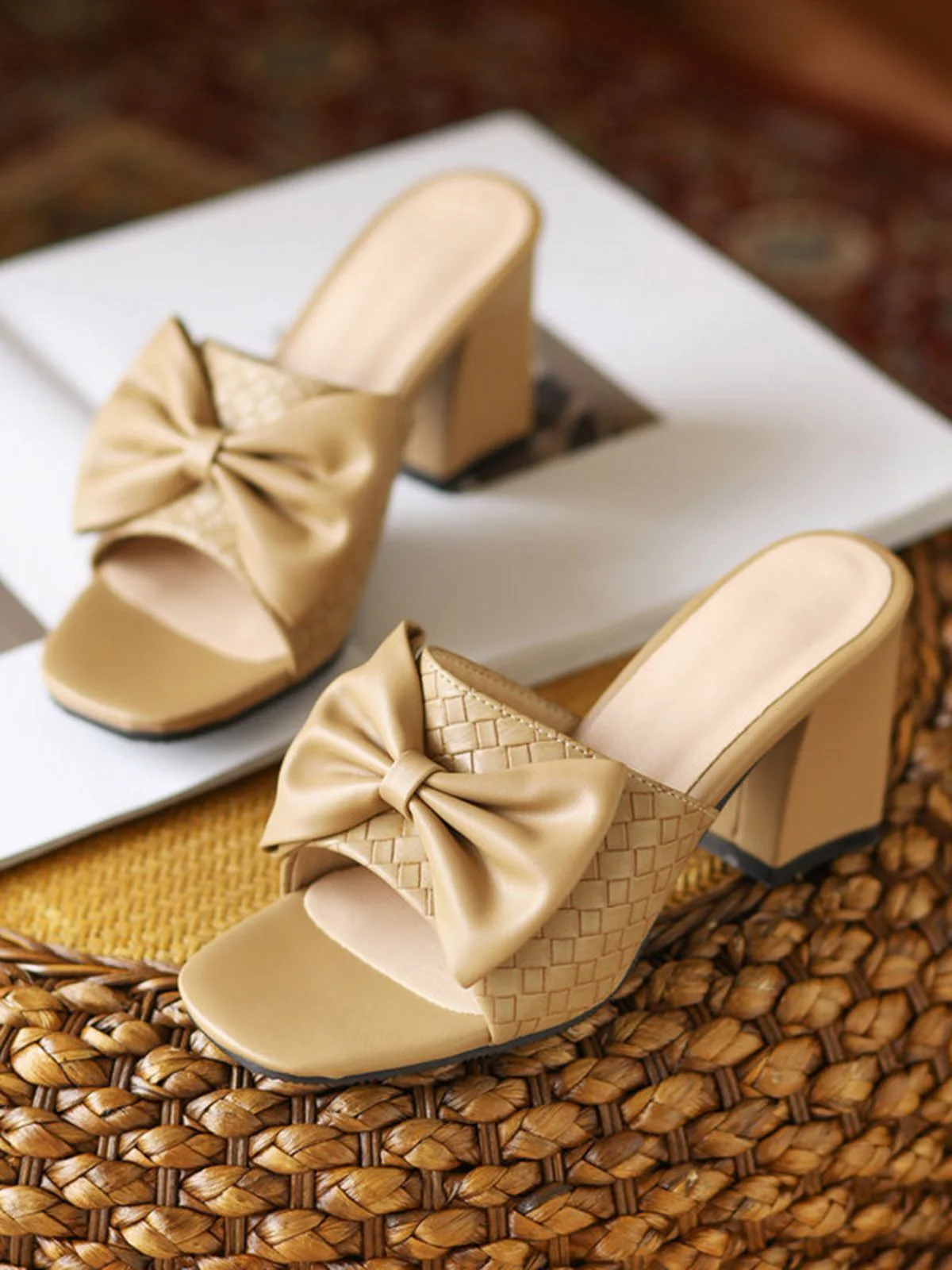 Retro Bowknot Chunky Heels Sandals - Image 8