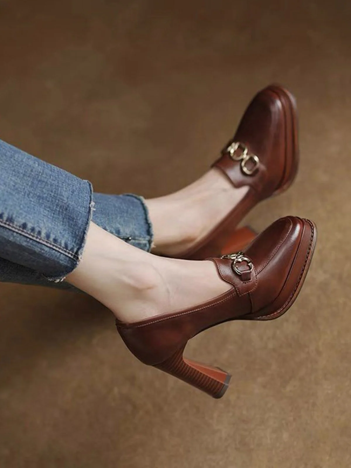 Retro Brown Faux Leather Chuny High Heels - Image 2