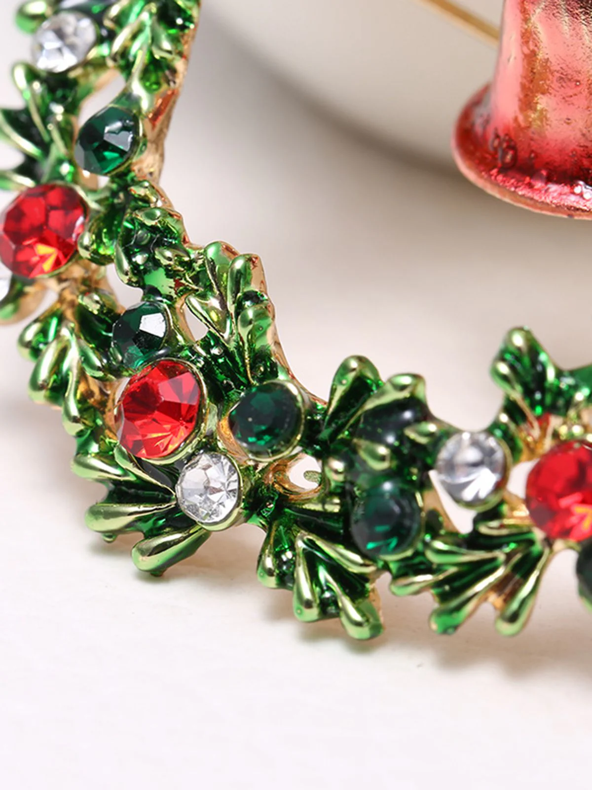 Retro Christmas Wreath Rhinestone Brooch - Image 2