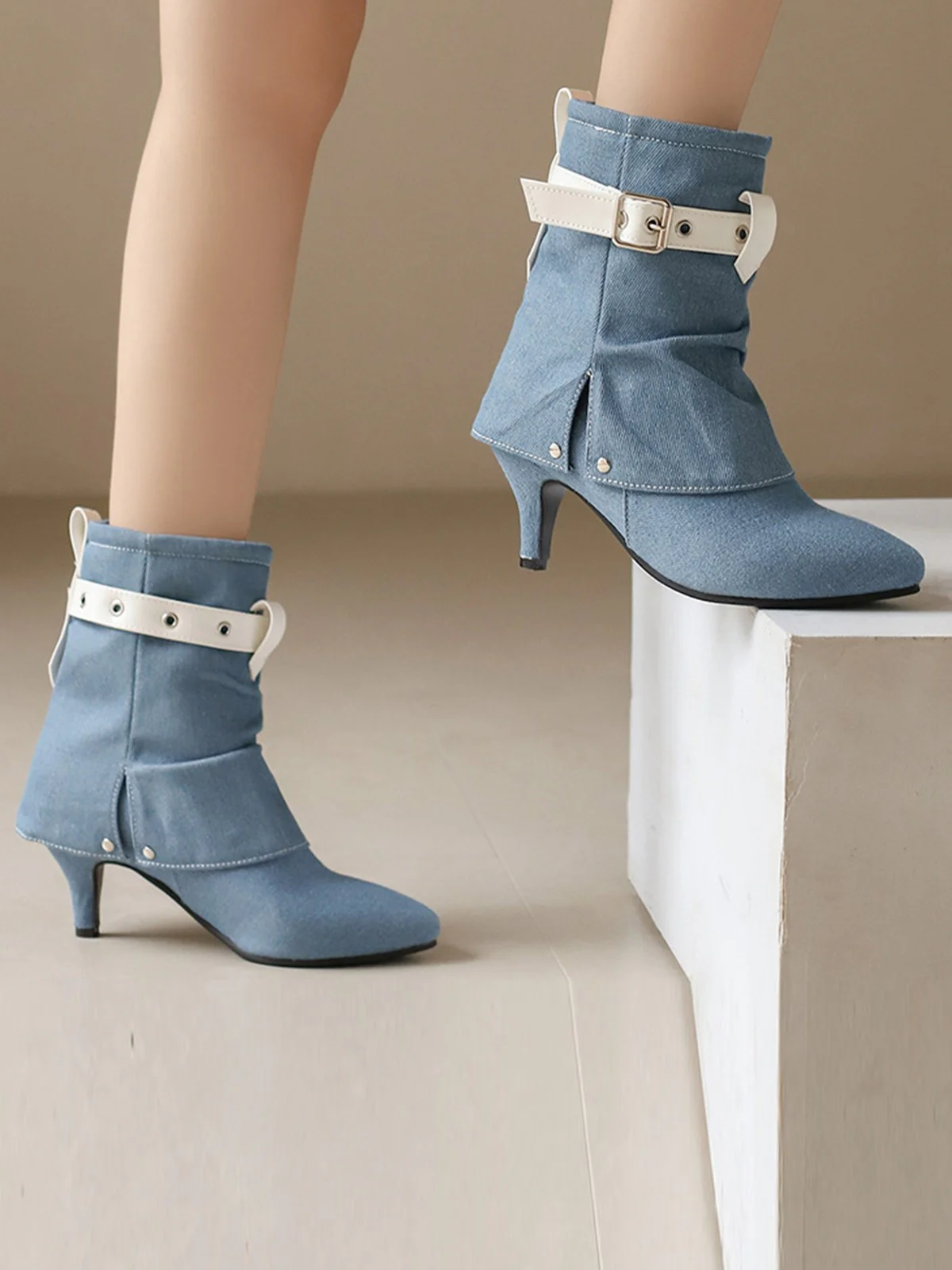 Retro Contrast Kitten Heel Ankle Boots - Image 6