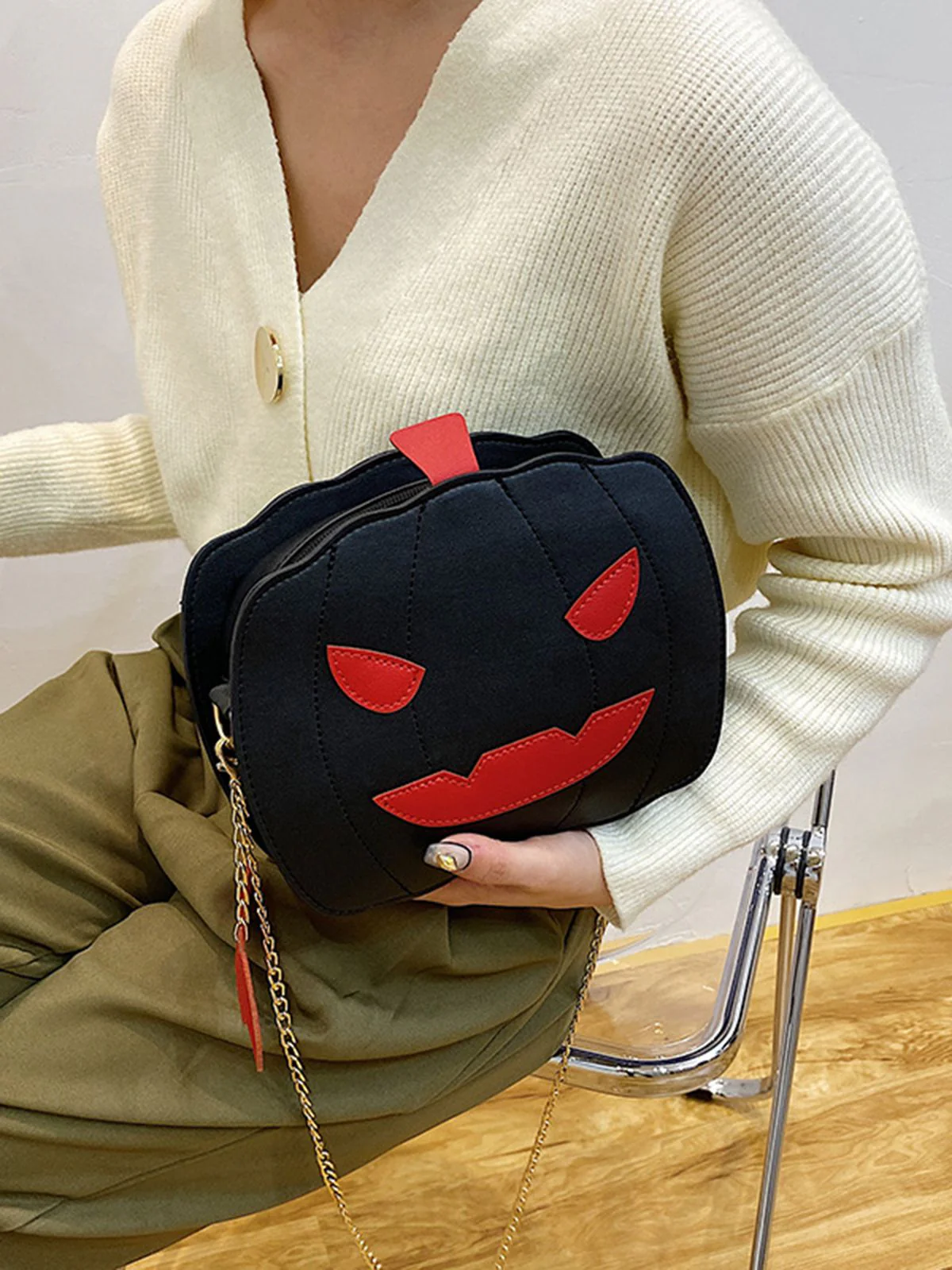 Retro Halloween Pumpkin Shoulder Bag - Image 7