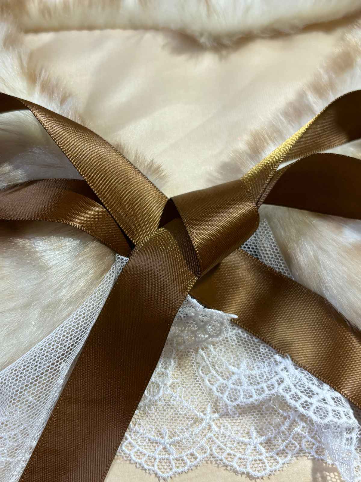 Retro Lace Trim Deer Bow Faux Fur Collar - Image 3