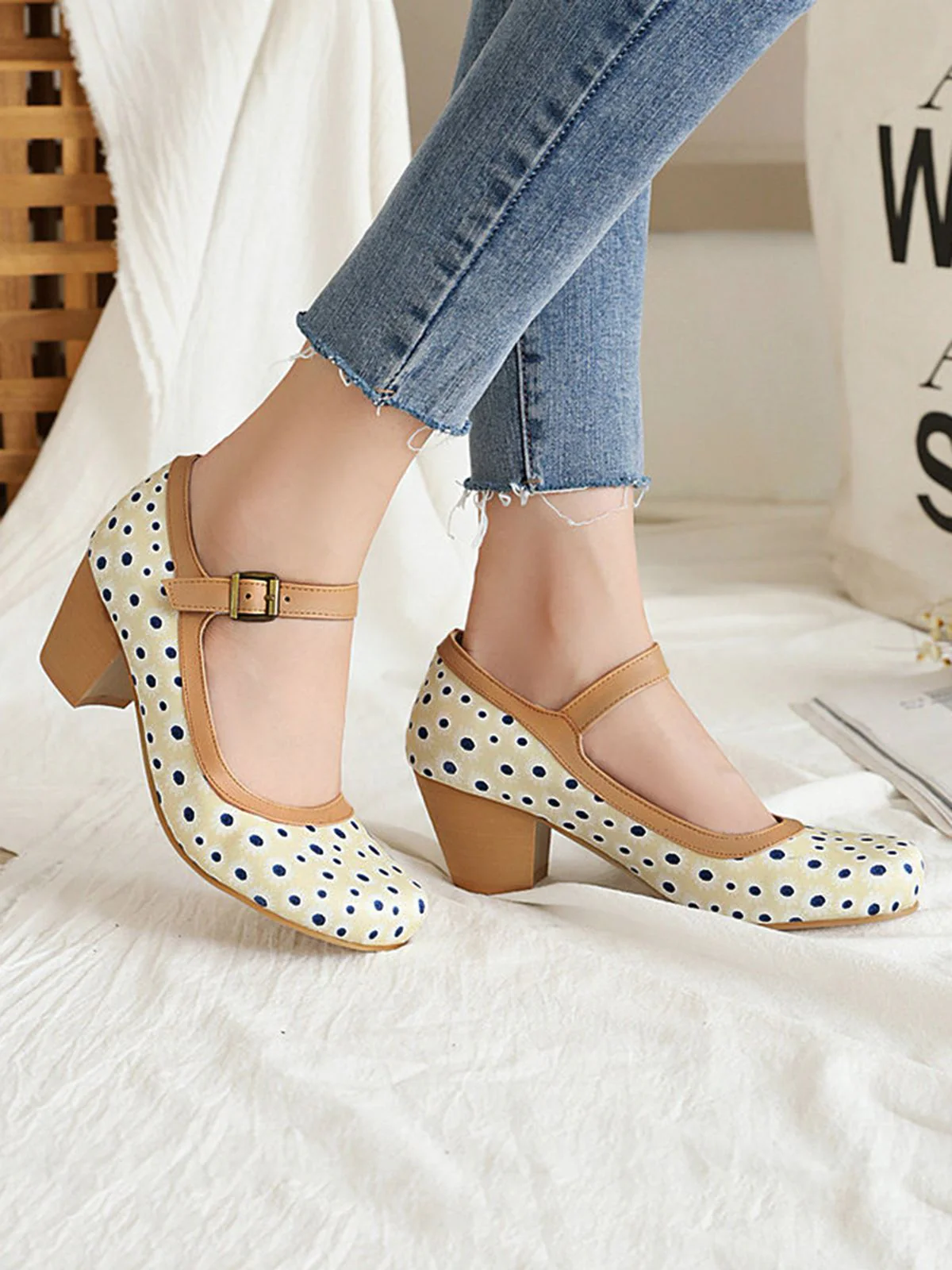 Retro Mid Heels Mary Jane Shoes - Image 13