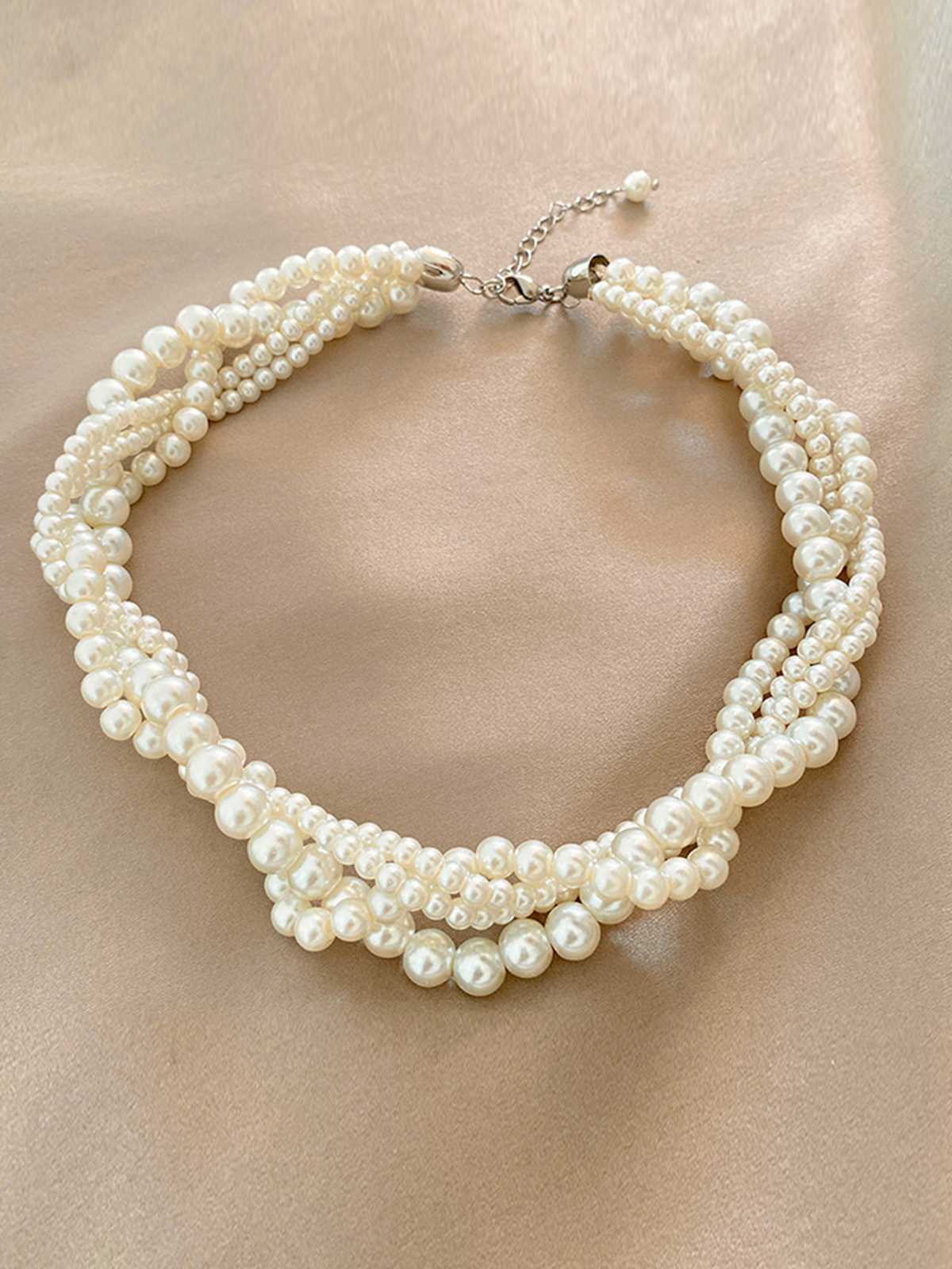 Retro Multi-Layered Pearl Pendant Necklace - Image 2