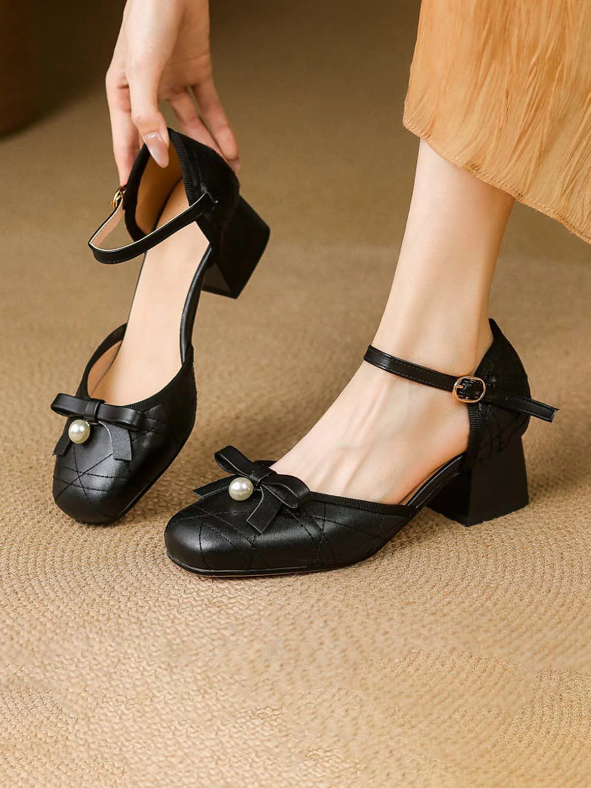 Retro Pearl Bow Mary Jane Heels - Image 2