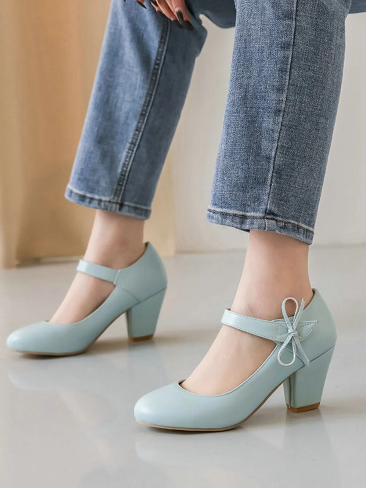 Retro Round Toe Solid Bowknot Chunky Heels - Image 11