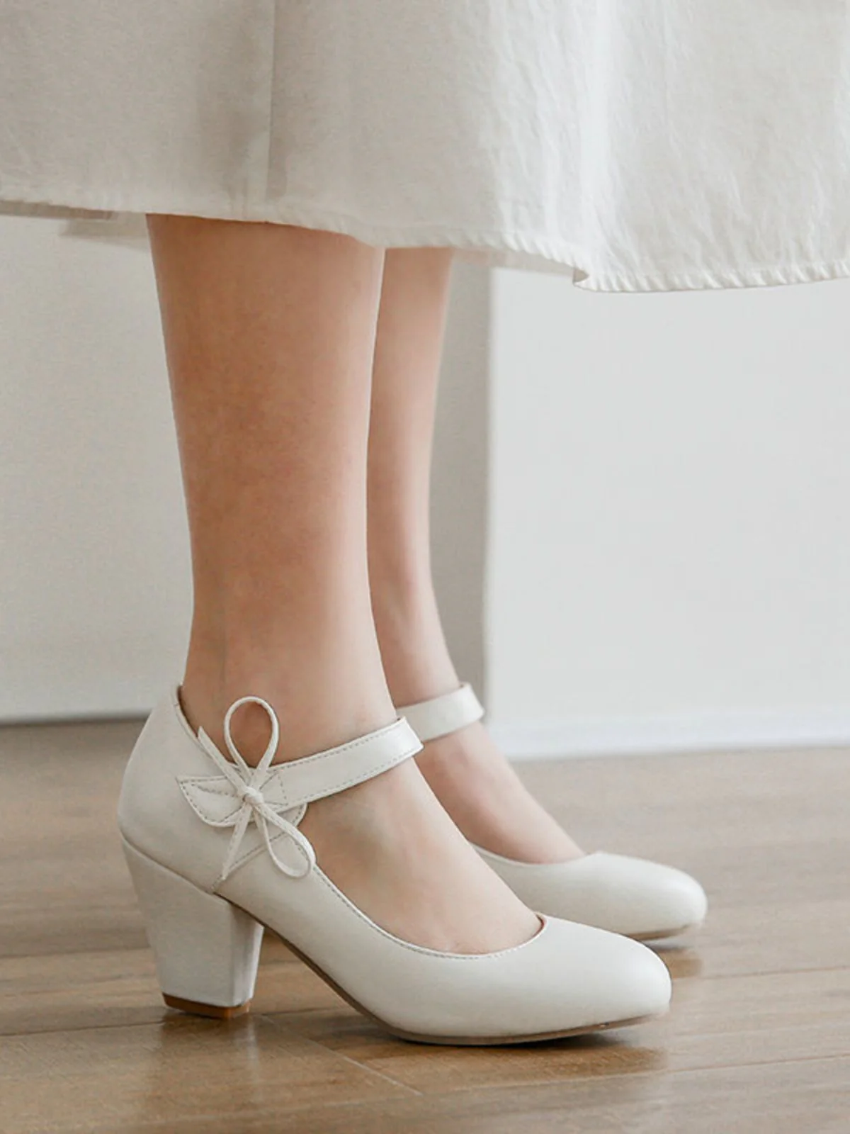 Retro Round Toe Solid Bowknot Chunky Heels - Image 14