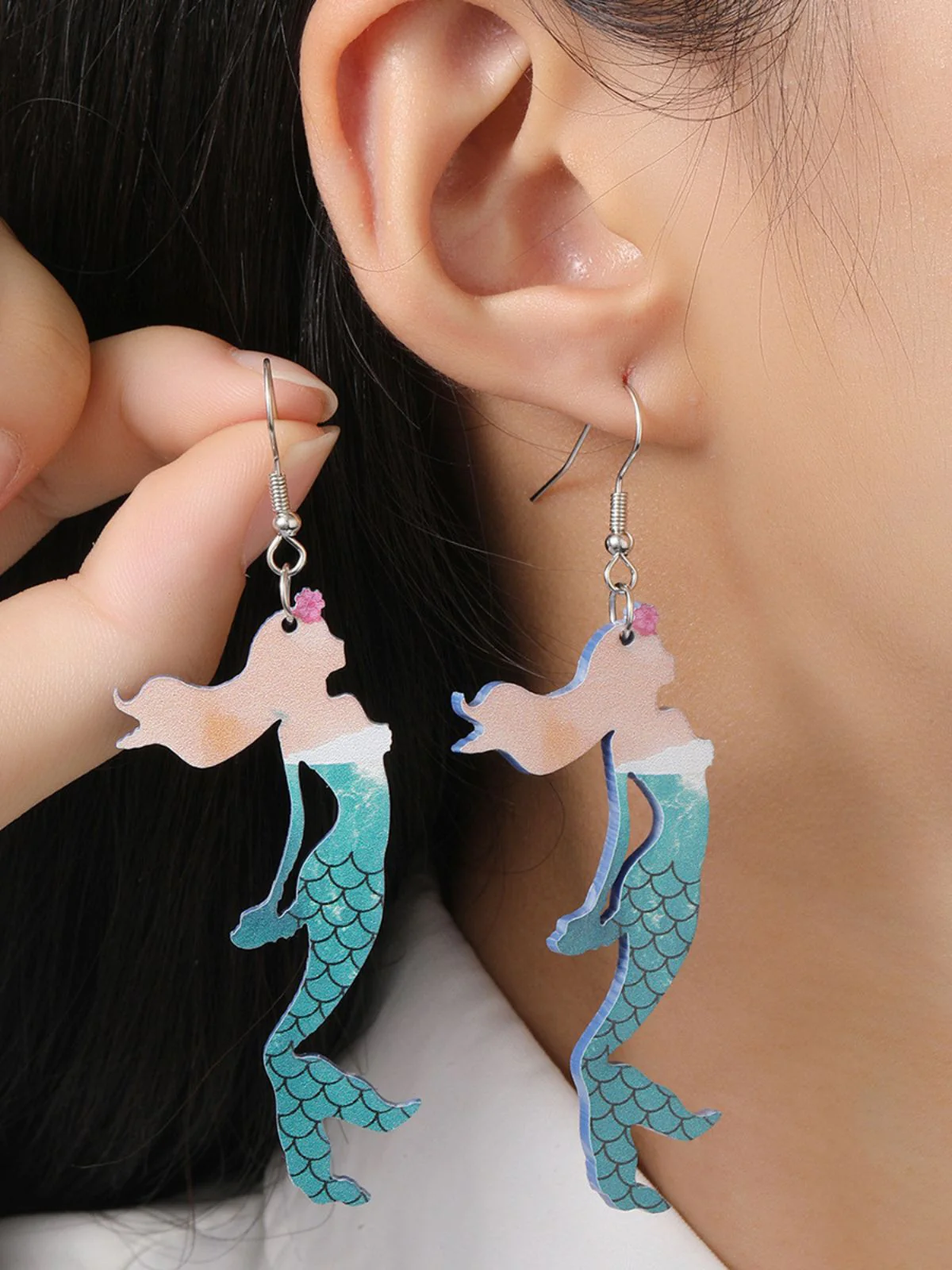 Retro Sea Creature Ombré Dangle Earrings - Image 5
