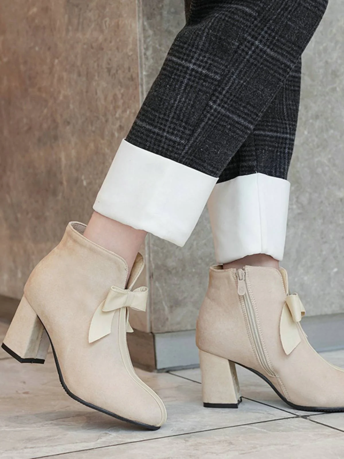 Retro Short Plush Solid Warm Boots - Image 5