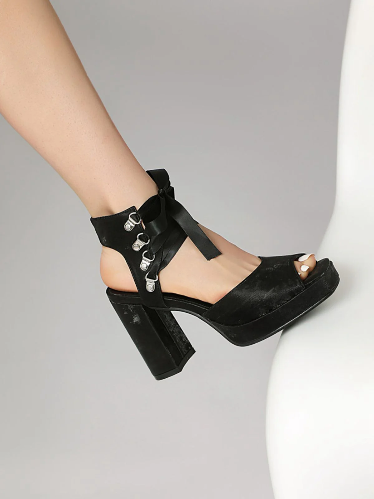 Ribbon Bow Lace-Up Chunky Heel Sandals - Image 3
