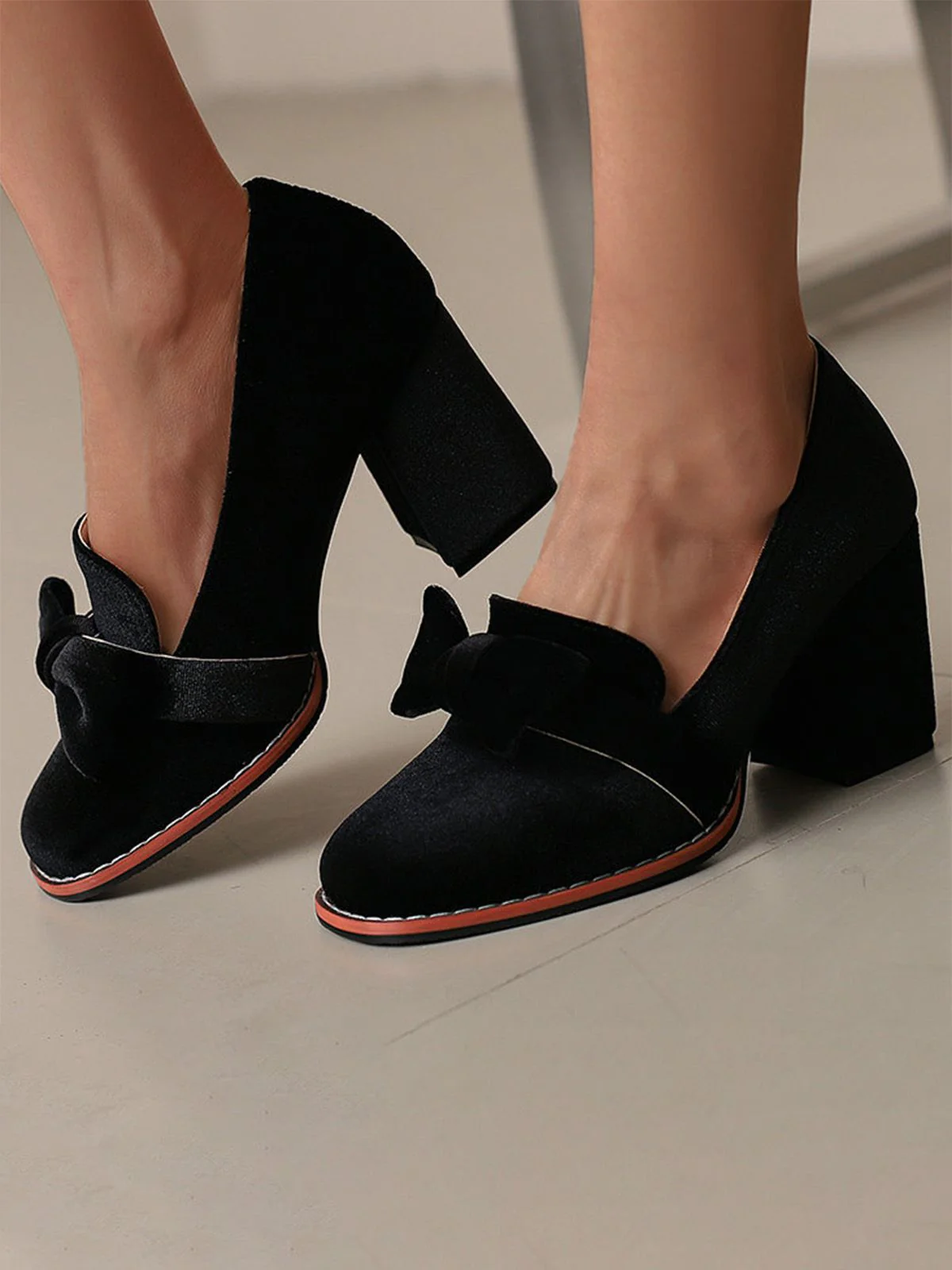 Solid Velvet Bow Detail Block Heel Shoes - Image 6