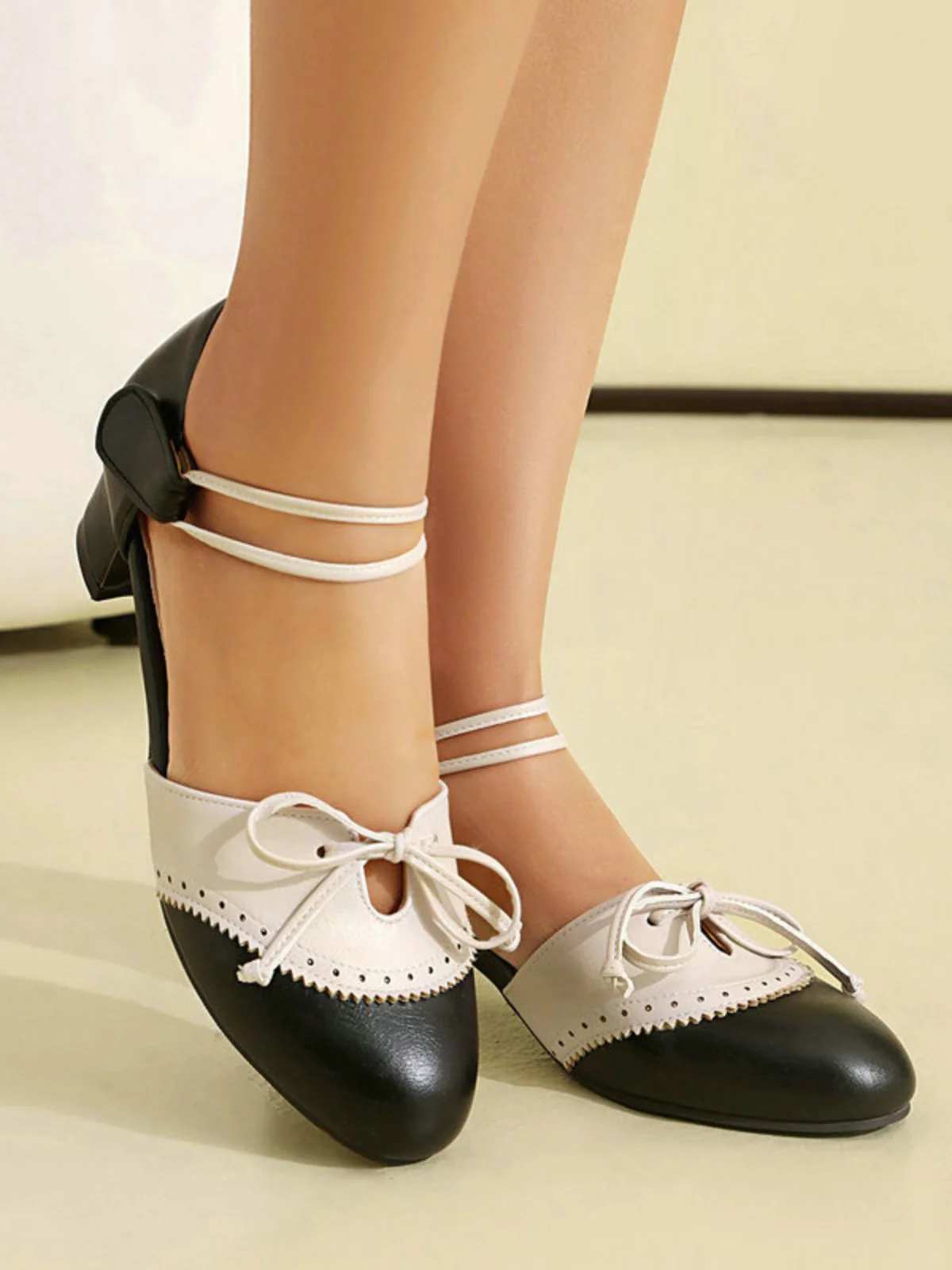 Two-Tone Bow Block Heel Mary Jane Pumps - Image 8