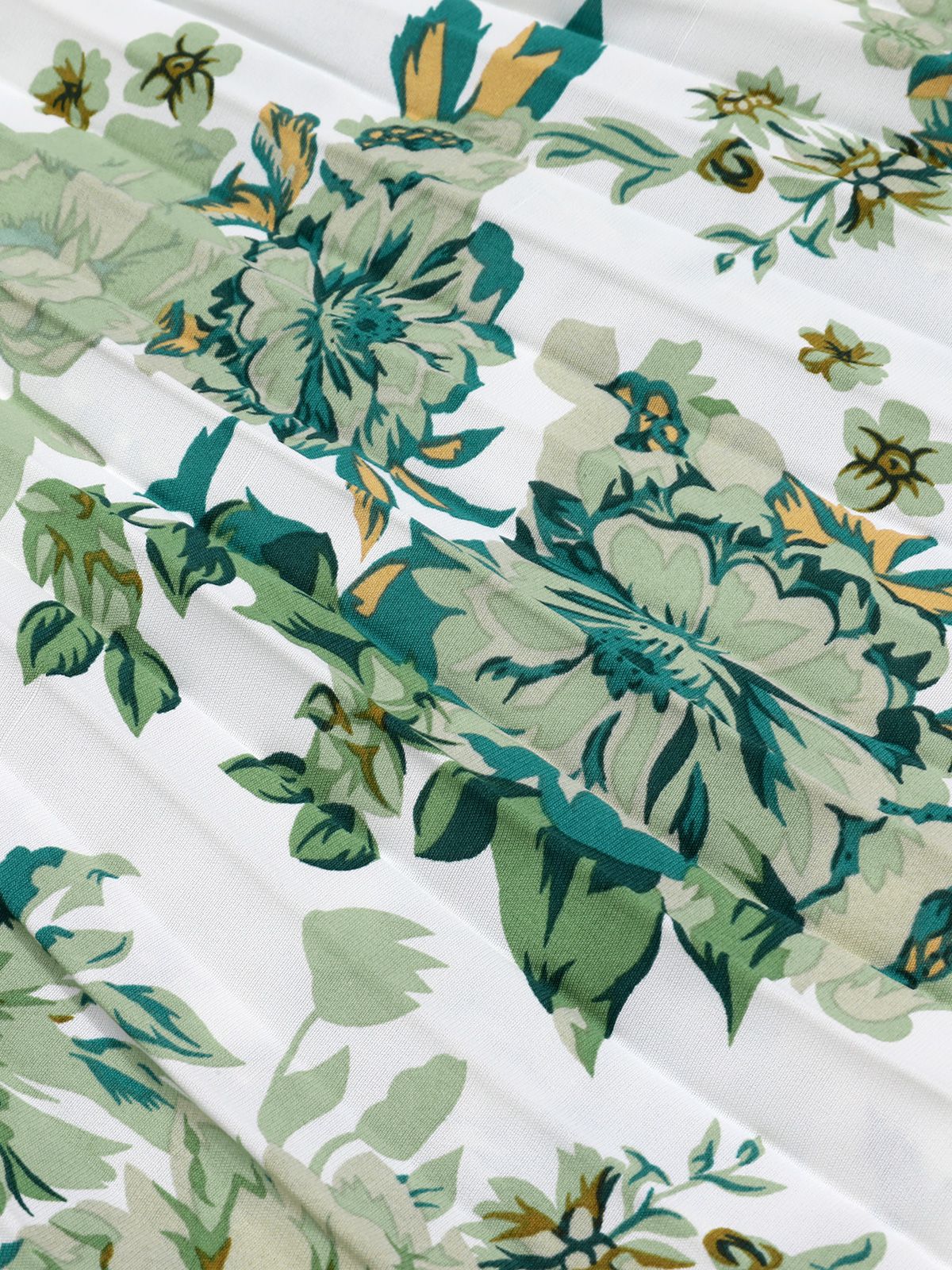 Green 1940s Floral Tie Belt Dress - Image 4