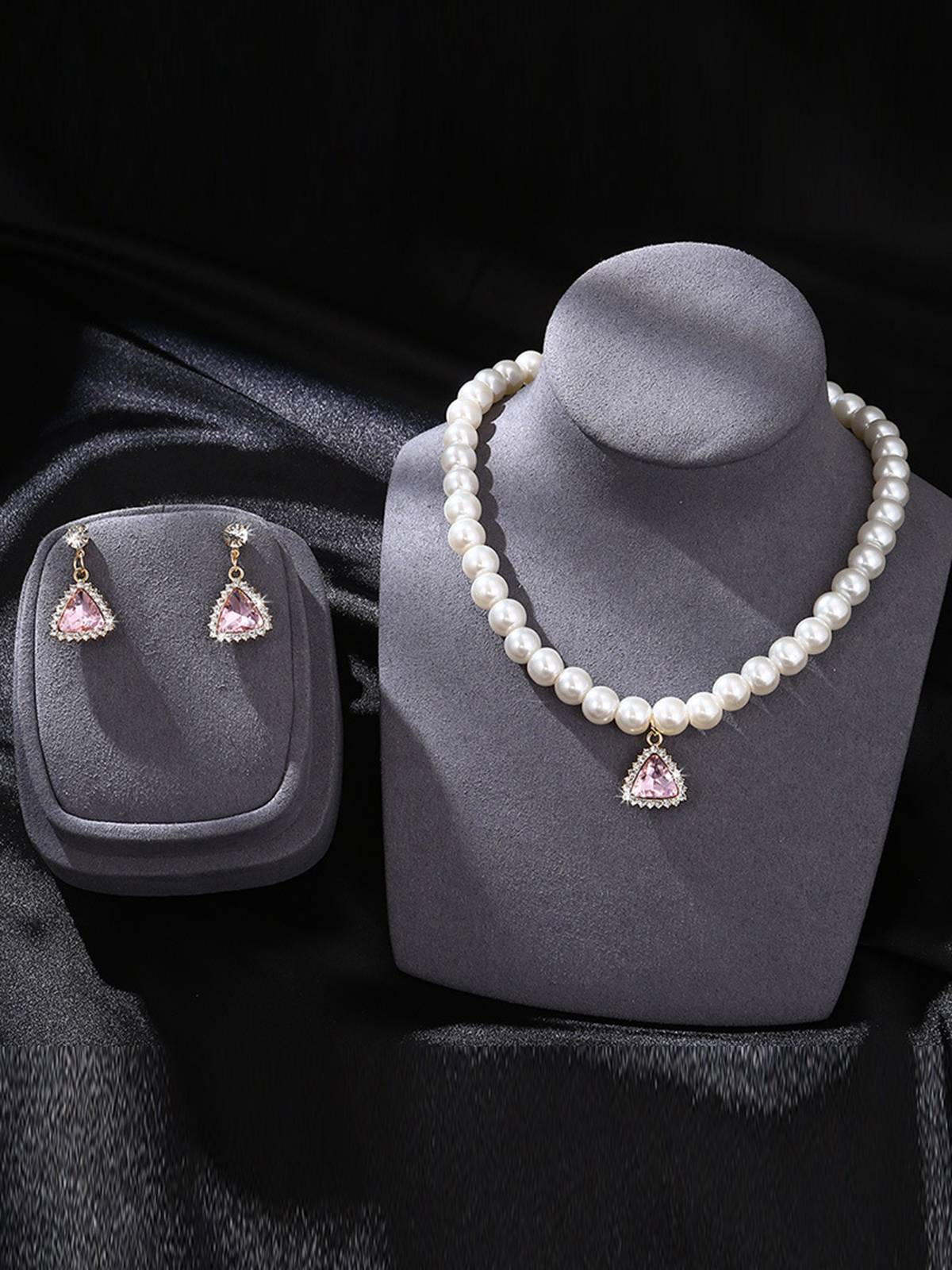 Valentine Imitation Pearl Necklace & Rhinestoned Earrings Set - Image 3