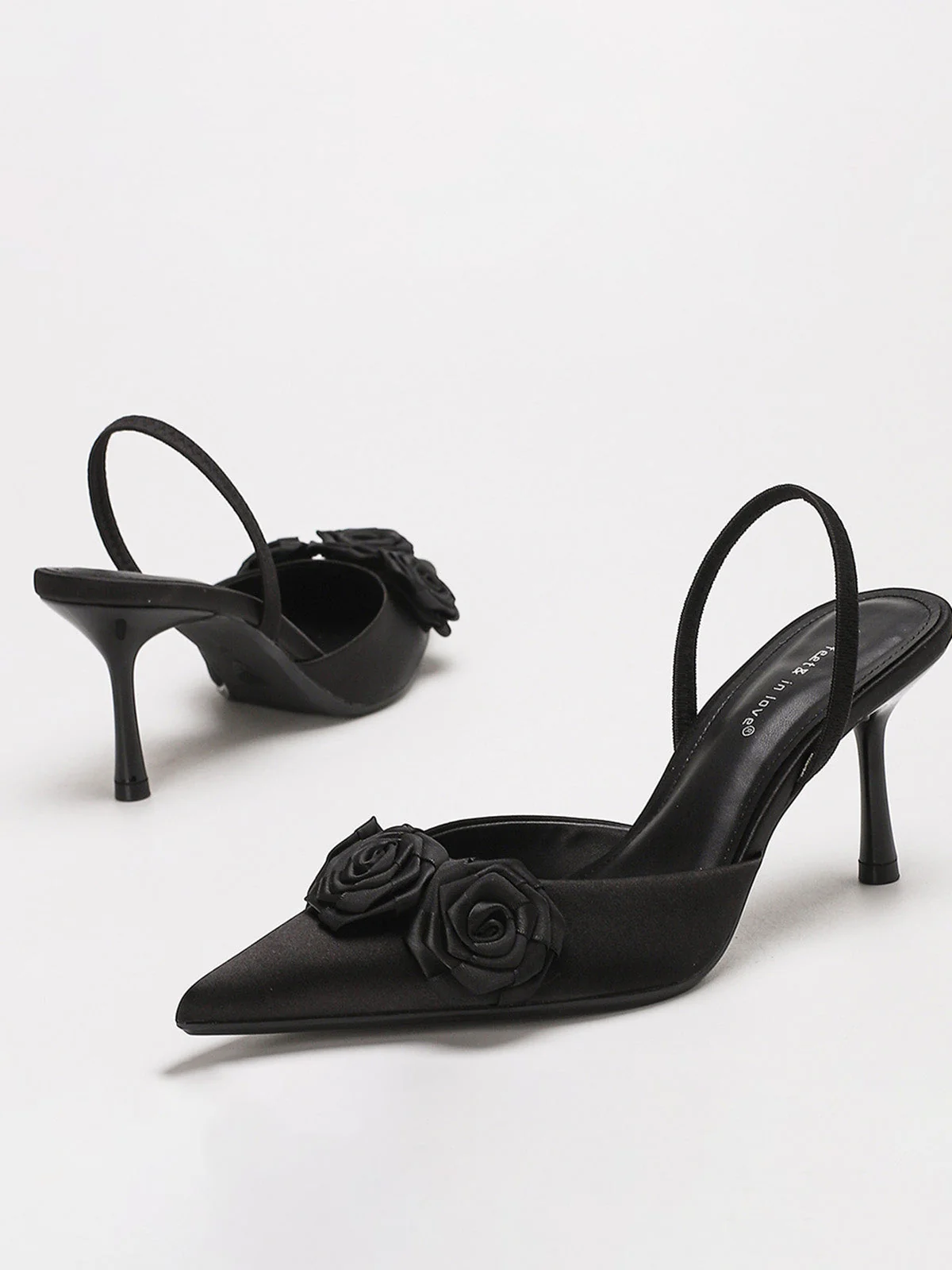 Vintage 3D Rose Pointed-Toe High Heel Pumps - Image 3