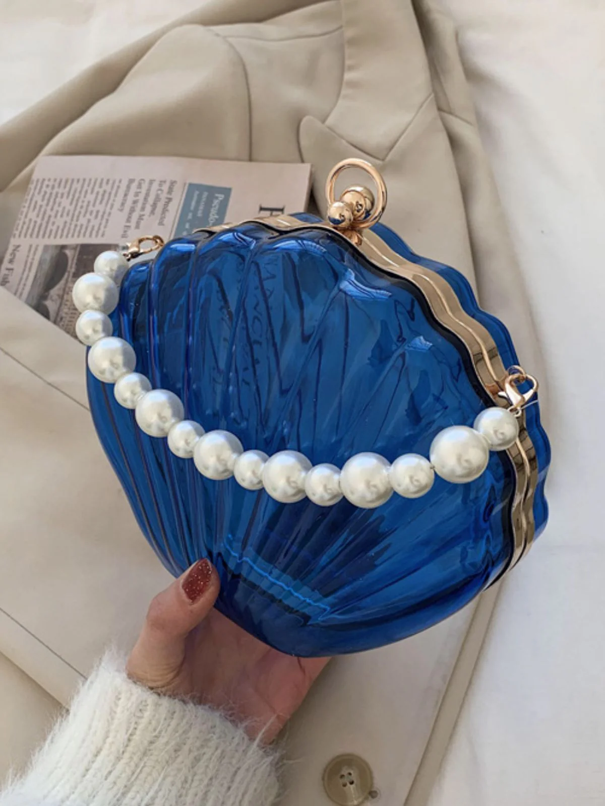Vintage 3D Seashell Transparent Pearl Chain Bag - Image 7