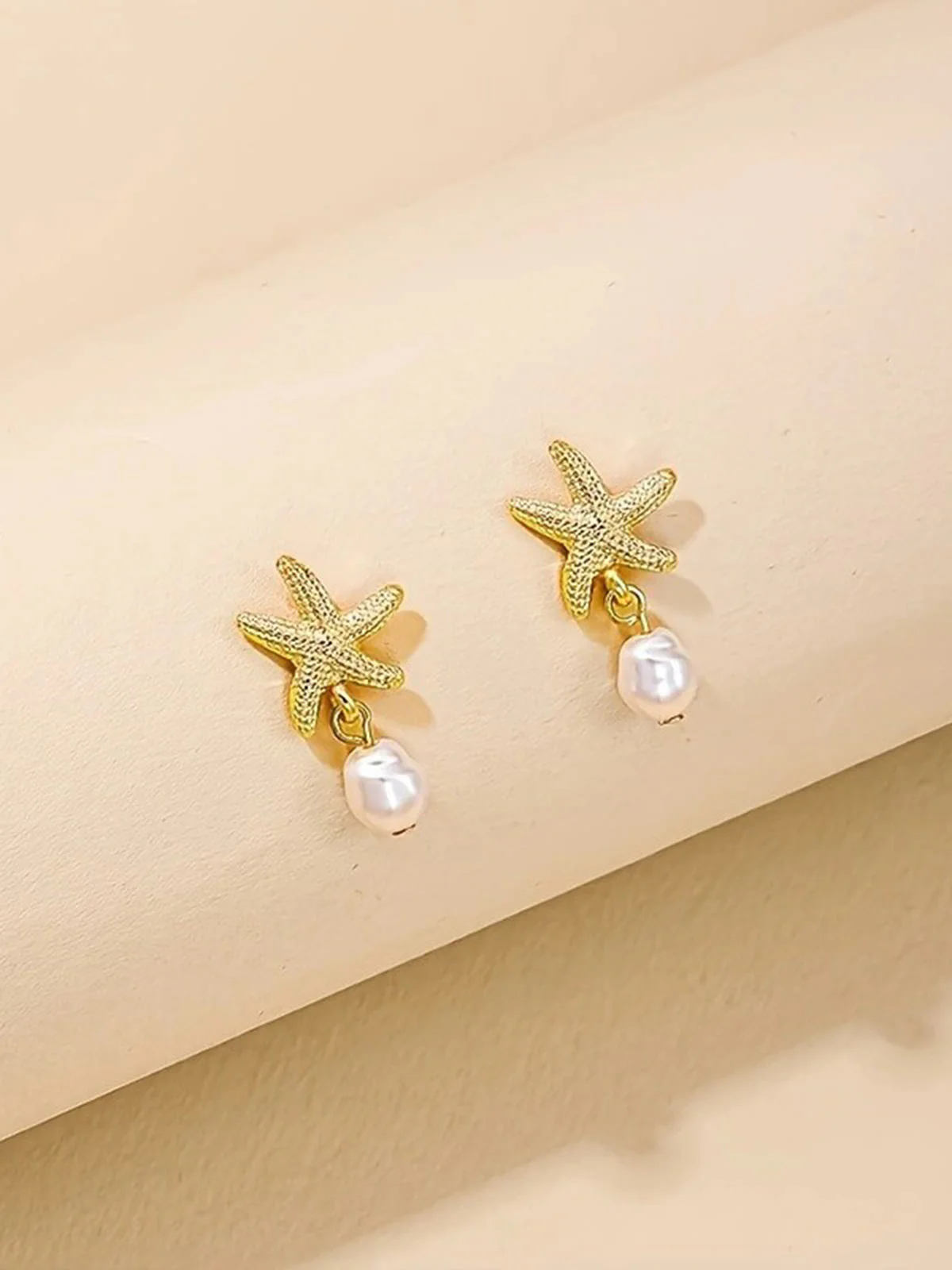 Vintage Alloy Starfish & Pearl Earrings - Image 3