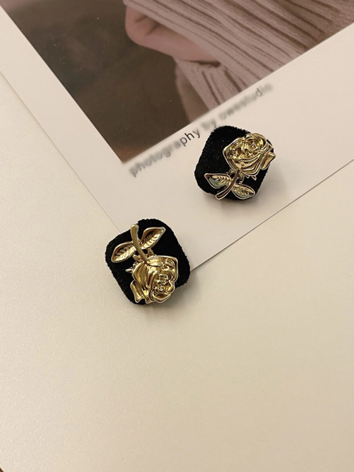 Vintage Black & Gold Cubic Flower Earrings - Image 3