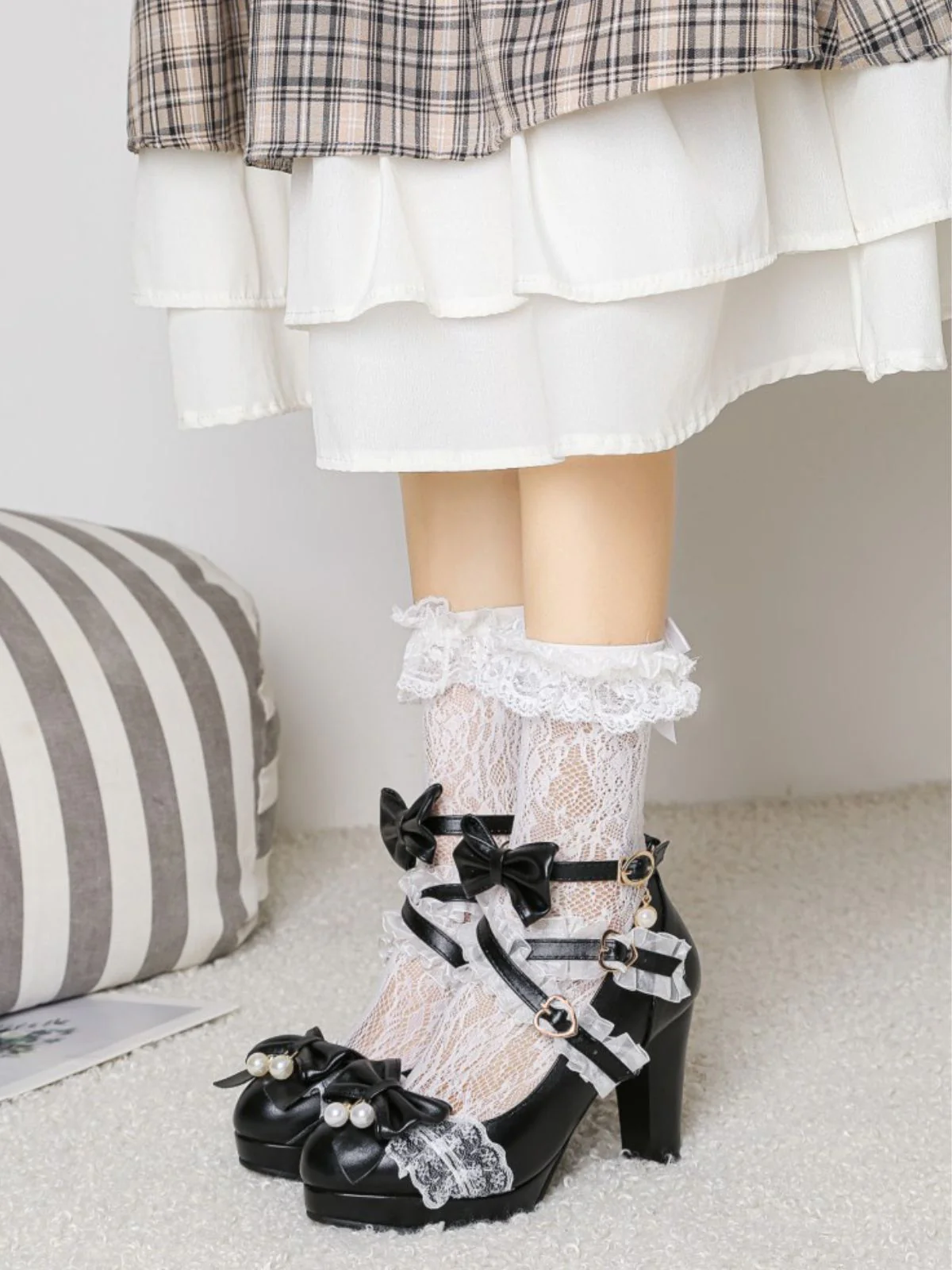 Vintage Bow Pearls Lace Chunky Lolita Heels - Image 3