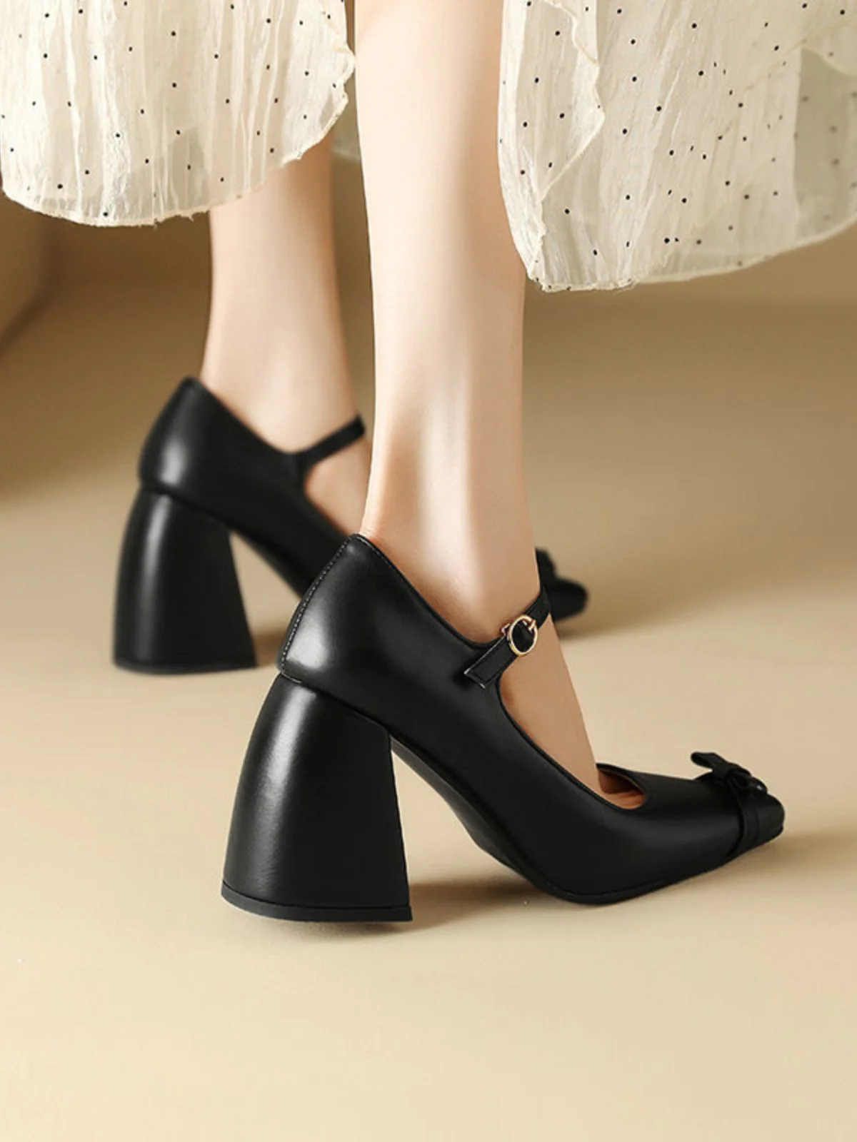 Vintage Bow Strap Point Toe Chunky Heels - Image 10