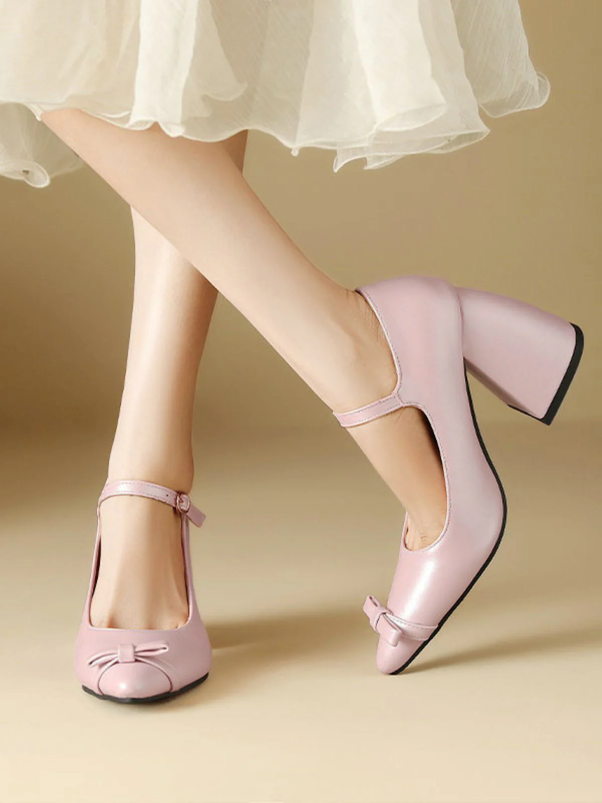 Vintage Bow Strap Point Toe Chunky Heels - Image 4