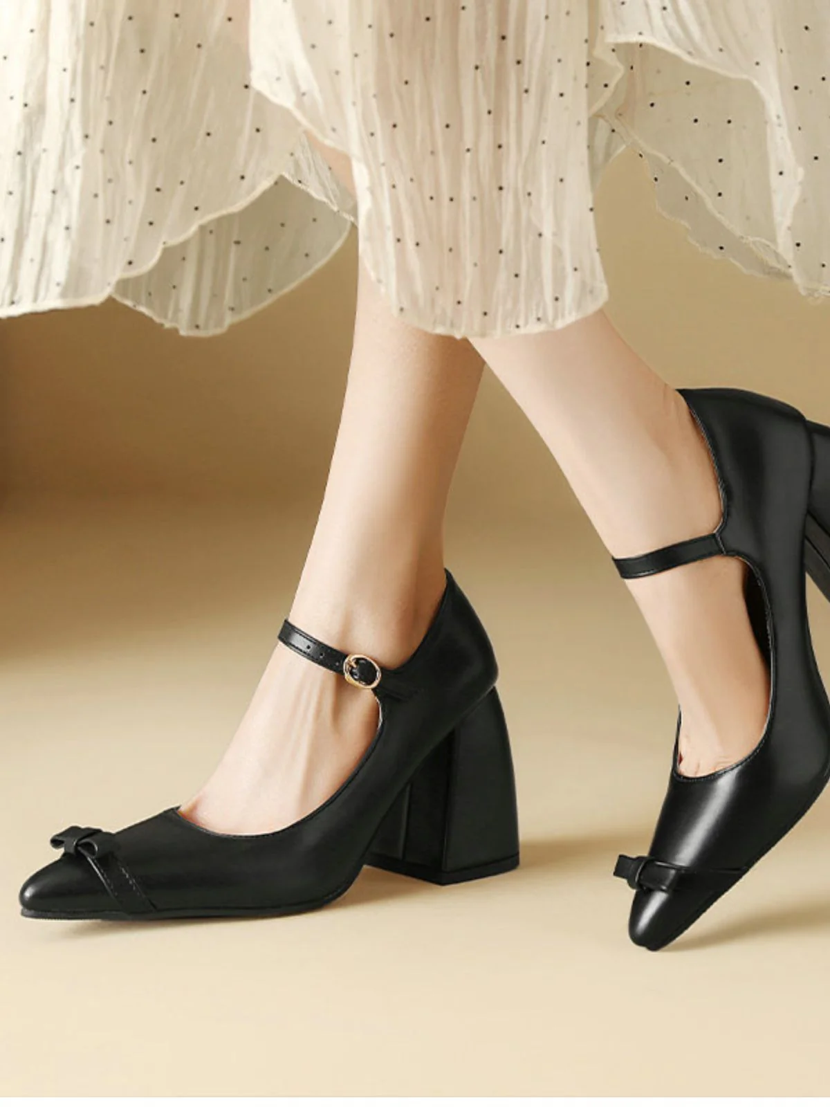 Vintage Bow Strap Point Toe Chunky Heels - Image 8