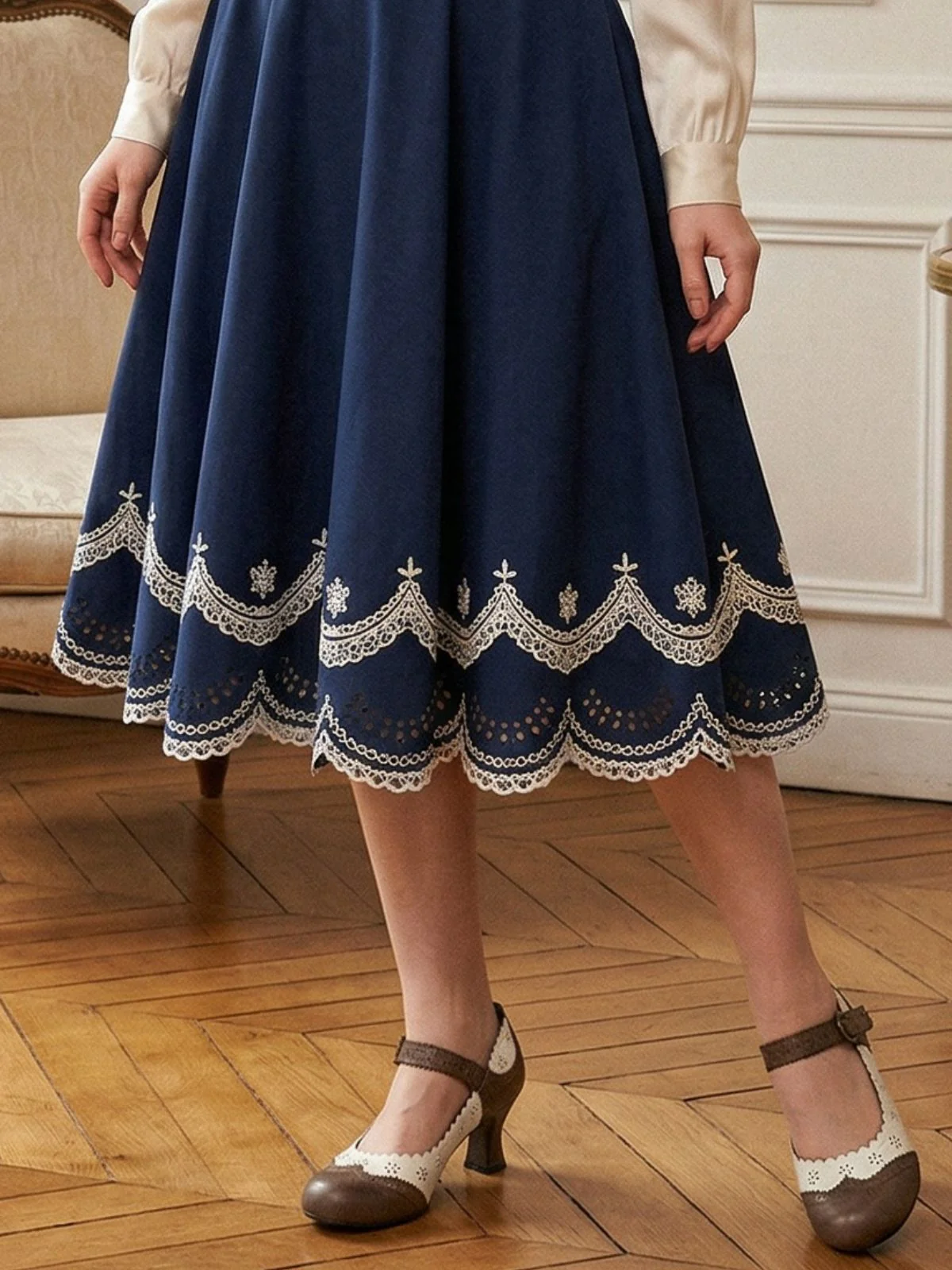 Vintage Brogue Floral Hollow Out Chunky Heels - Image 2