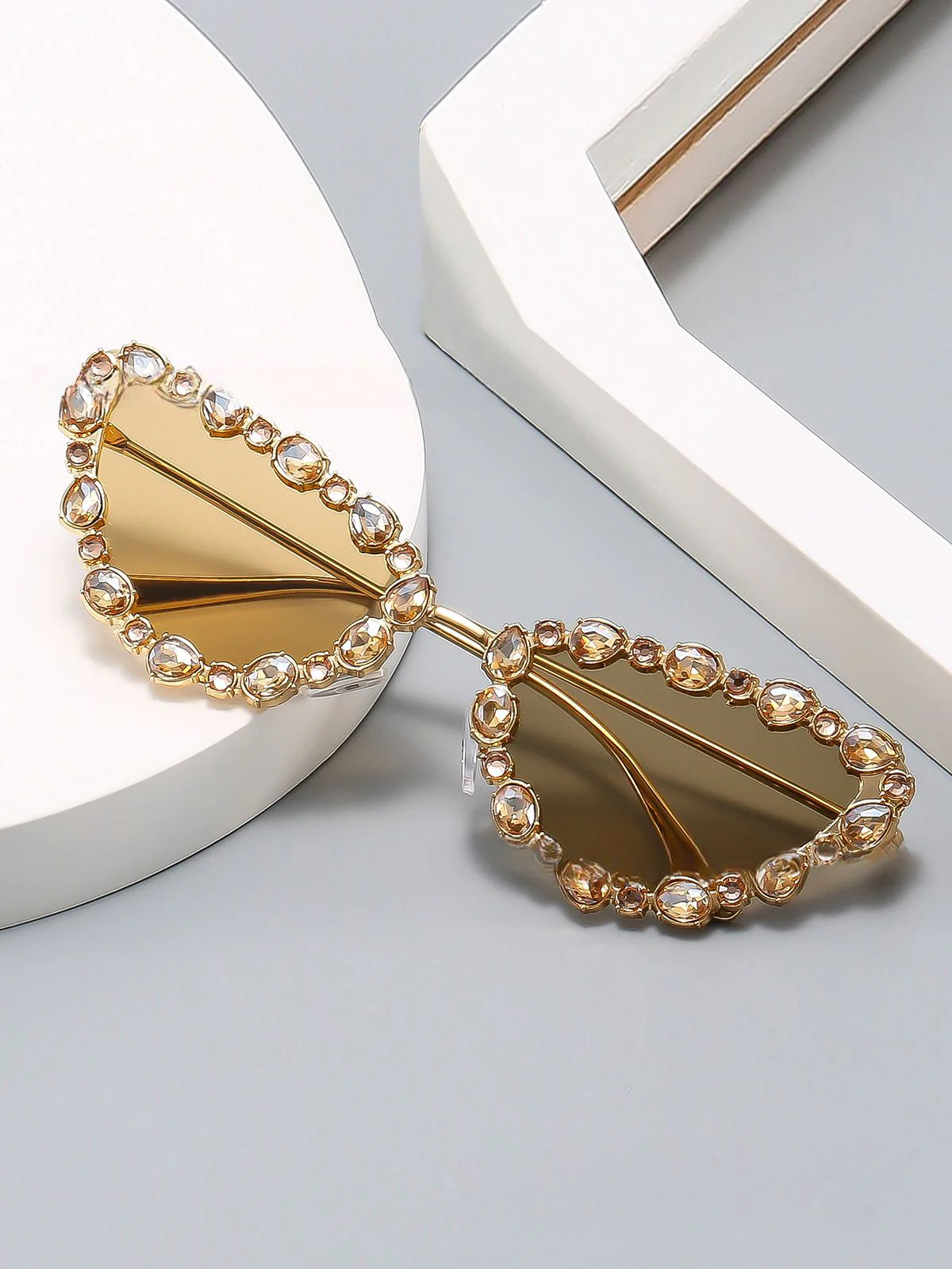 Vintage Diamond Cat Eye Sunglasses - Image 10