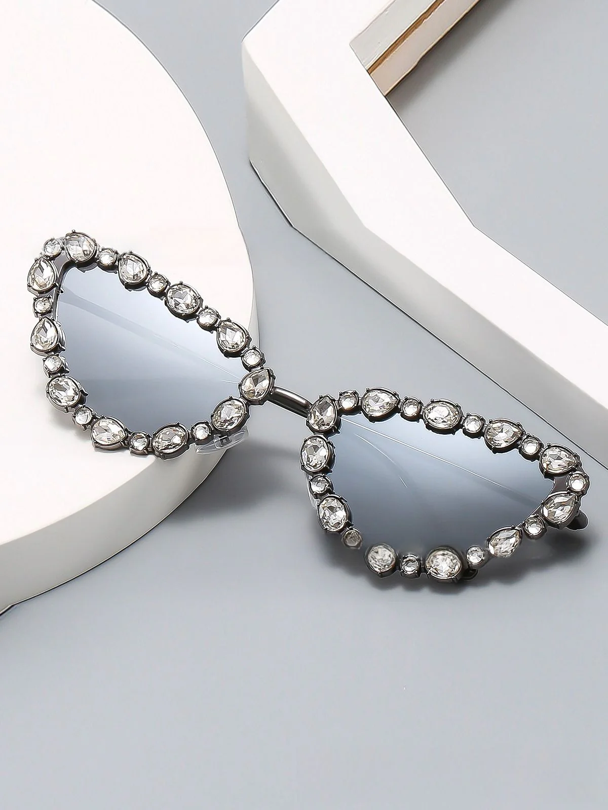 Vintage Diamond Cat Eye Sunglasses - Image 3