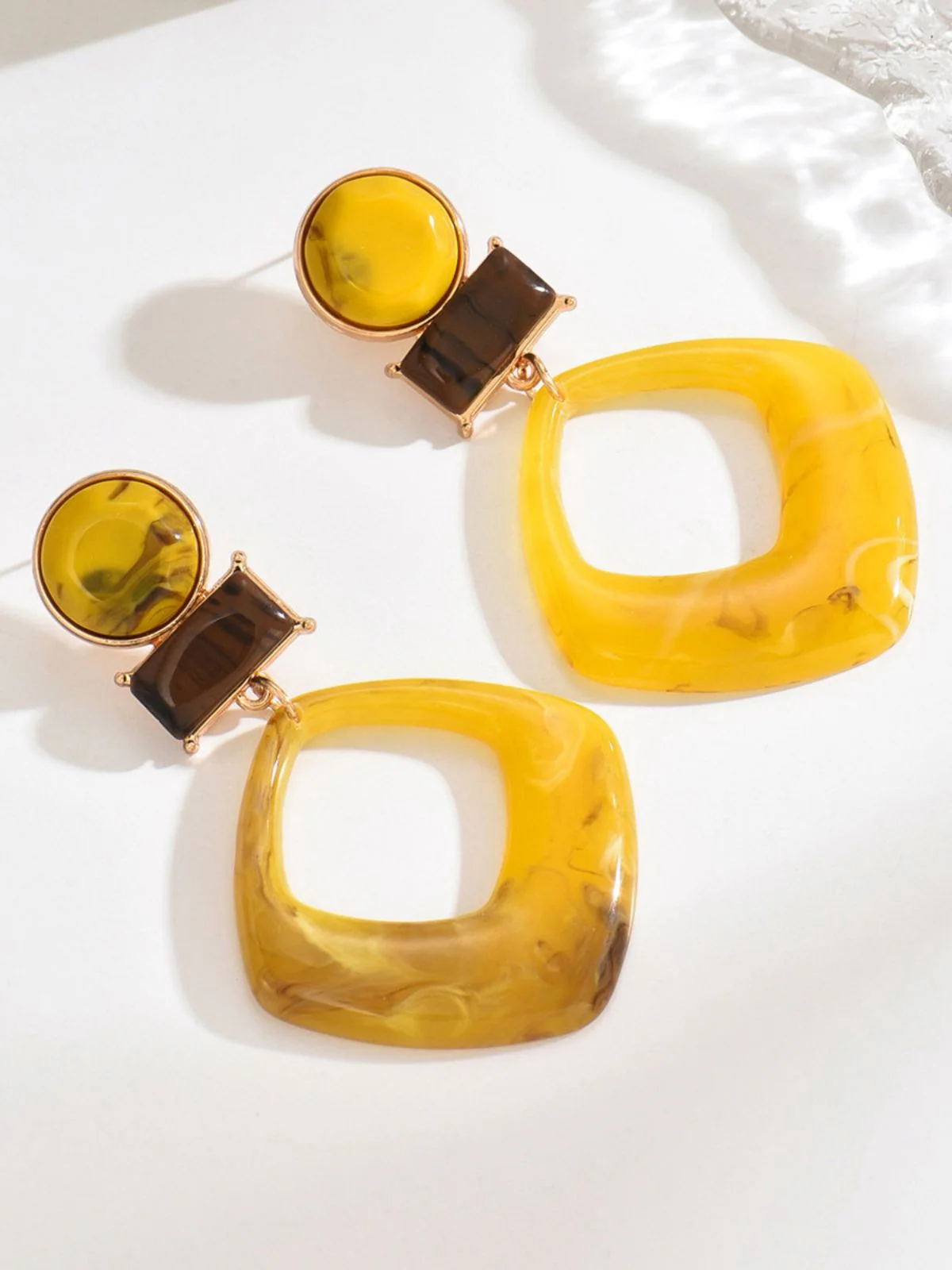 Vintage Exaggerated Geometric Marble Resin Earrings - Image 7
