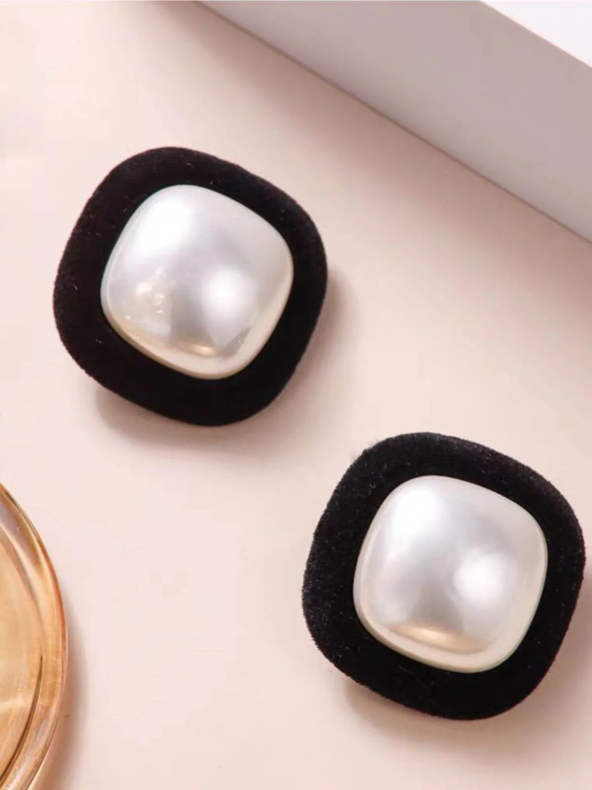 Vintage Flocked Square Pearl Earrings - Image 2