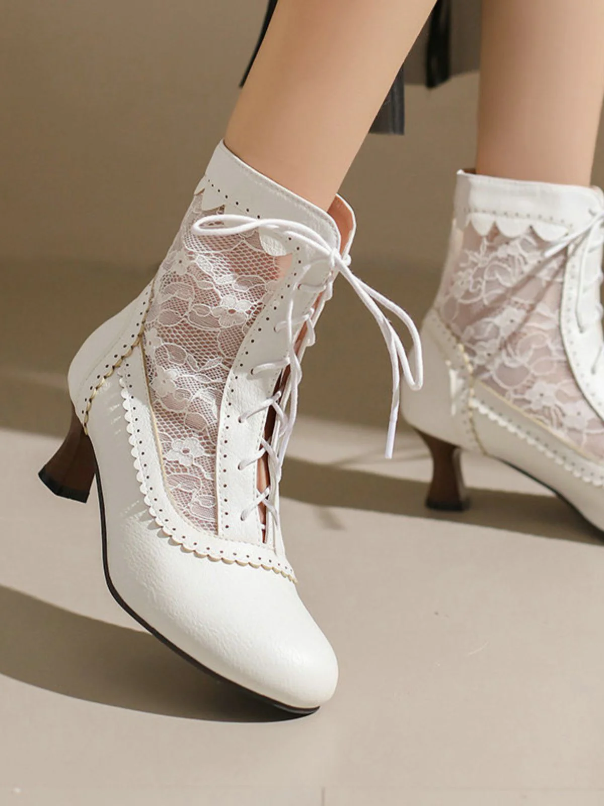 Vintage Floral Lace Low-Heeled Boots - Image 8
