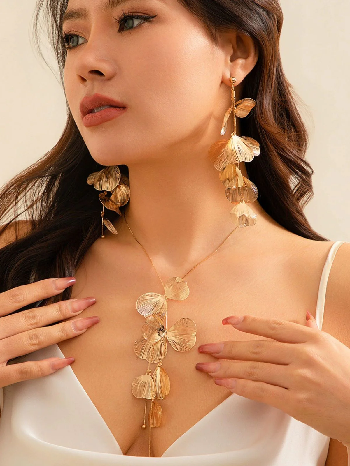 Vintage Ginkgo Leaf Necklace - Image 5