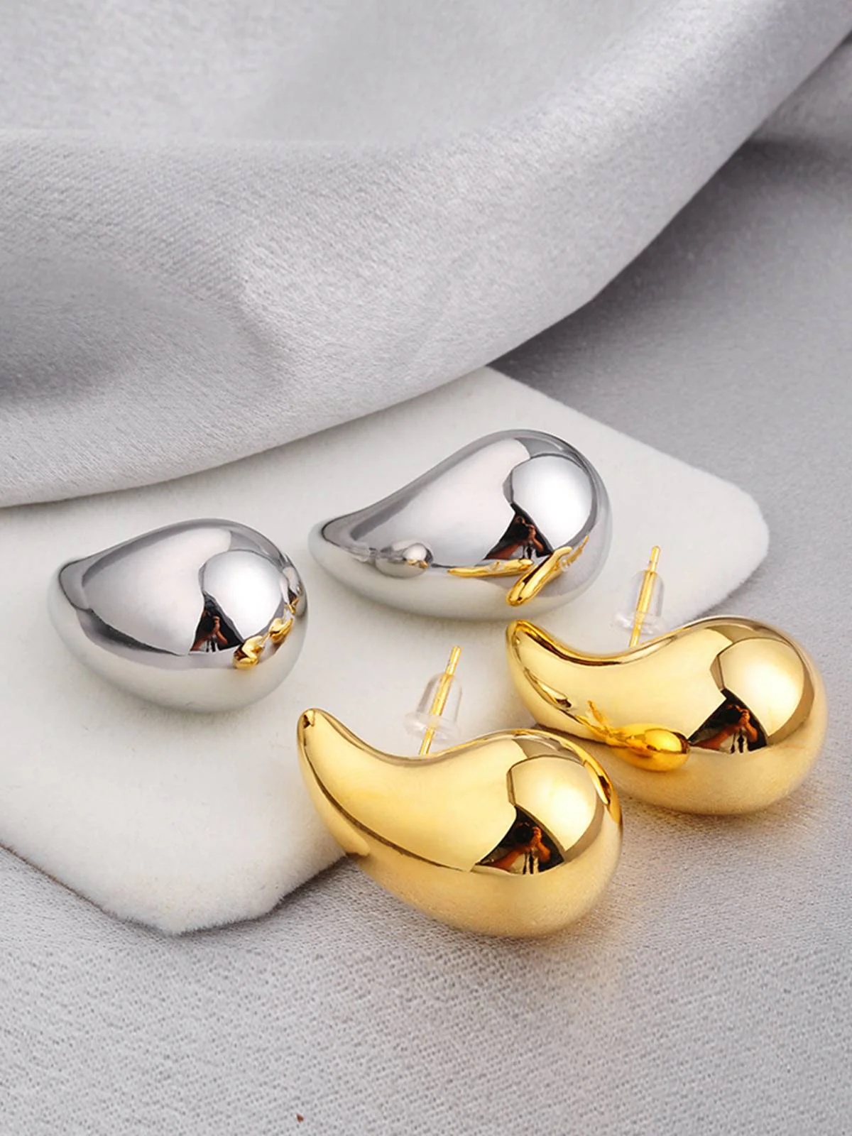 Vintage Glossy Teardrop-Shaped Earrings - Image 2