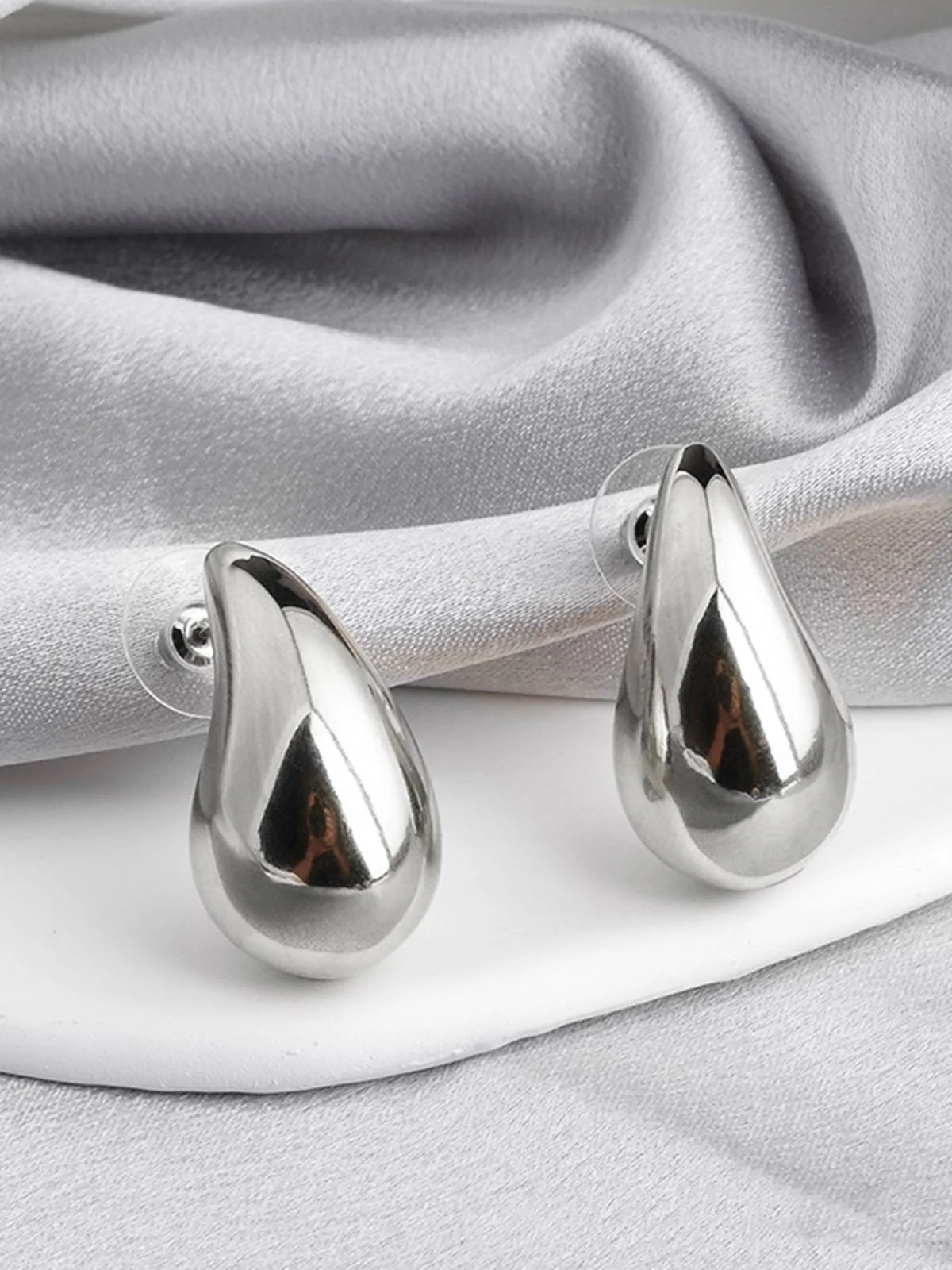 Vintage Glossy Teardrop-Shaped Earrings - Image 5