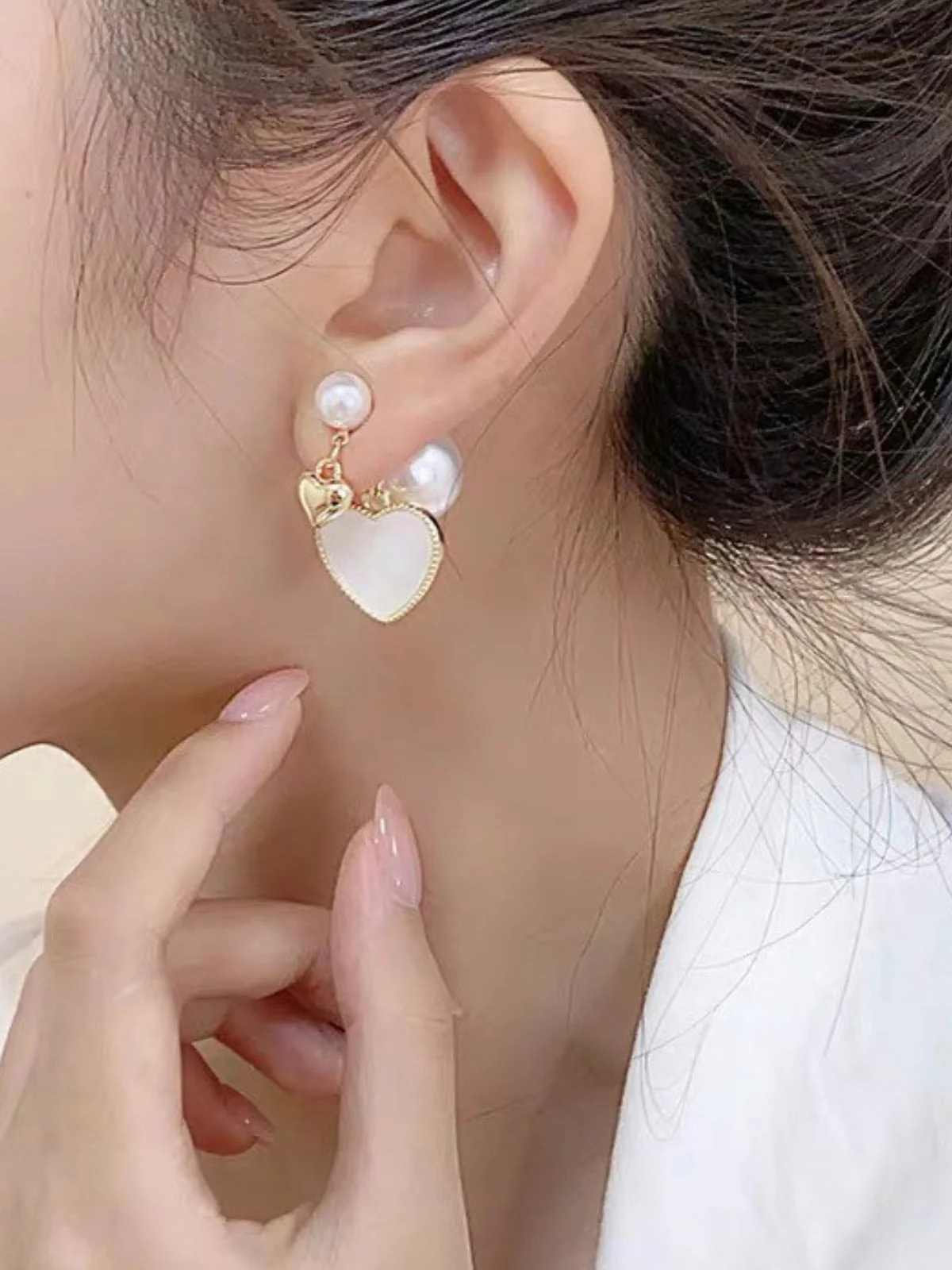 Vintage Gold Edged Pearl Heart Earrings - Image 2