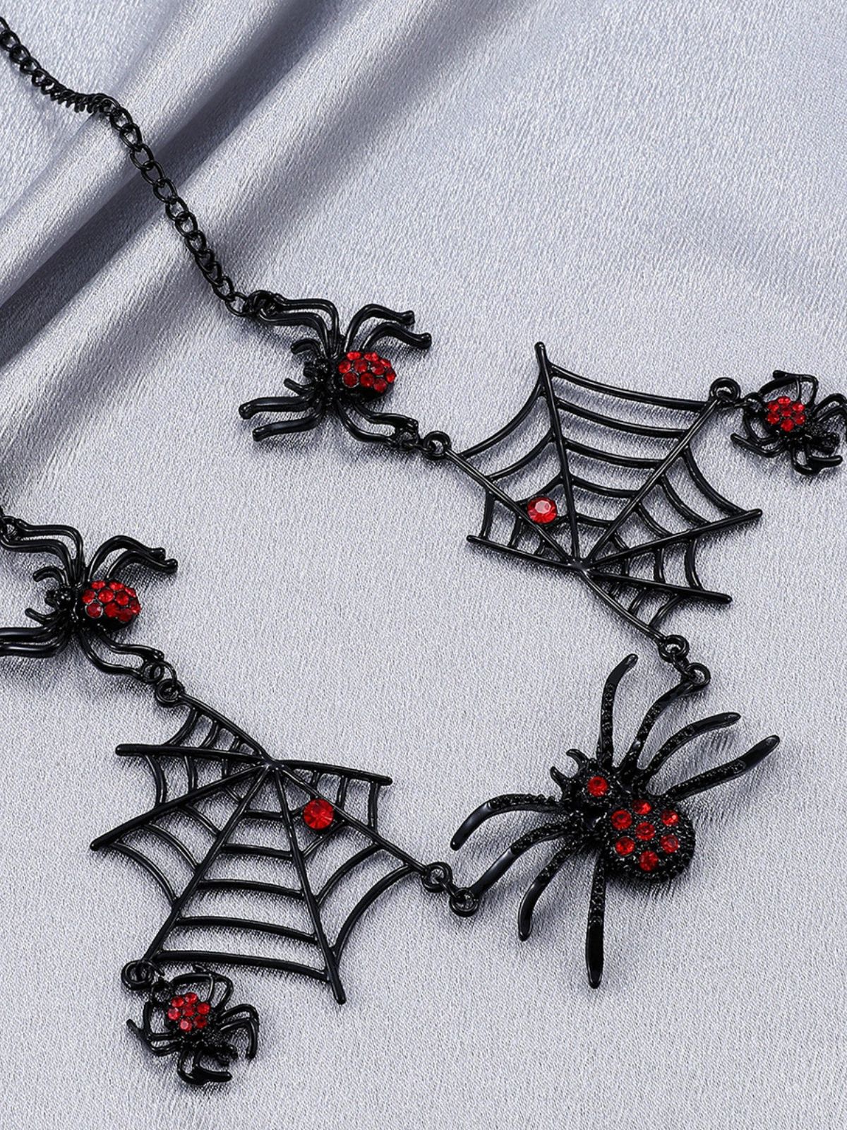 Vintage Gothic Spider & Web Alloy Necklace - Image 4