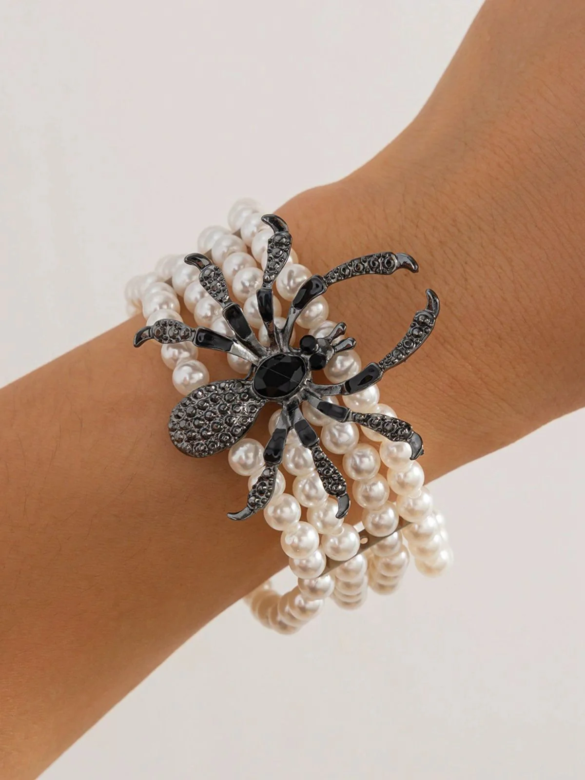 Vintage Halloween Spider Faux Pearl Bracelet - Image 3