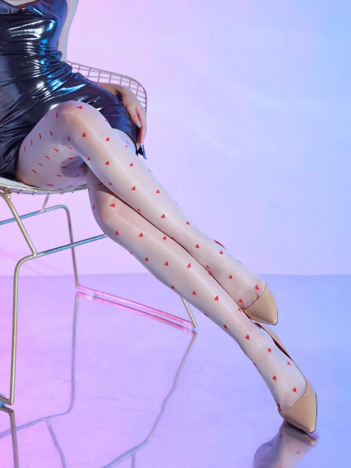 Vintage Heart Dots High-Waisted Pantyhose - Image 12