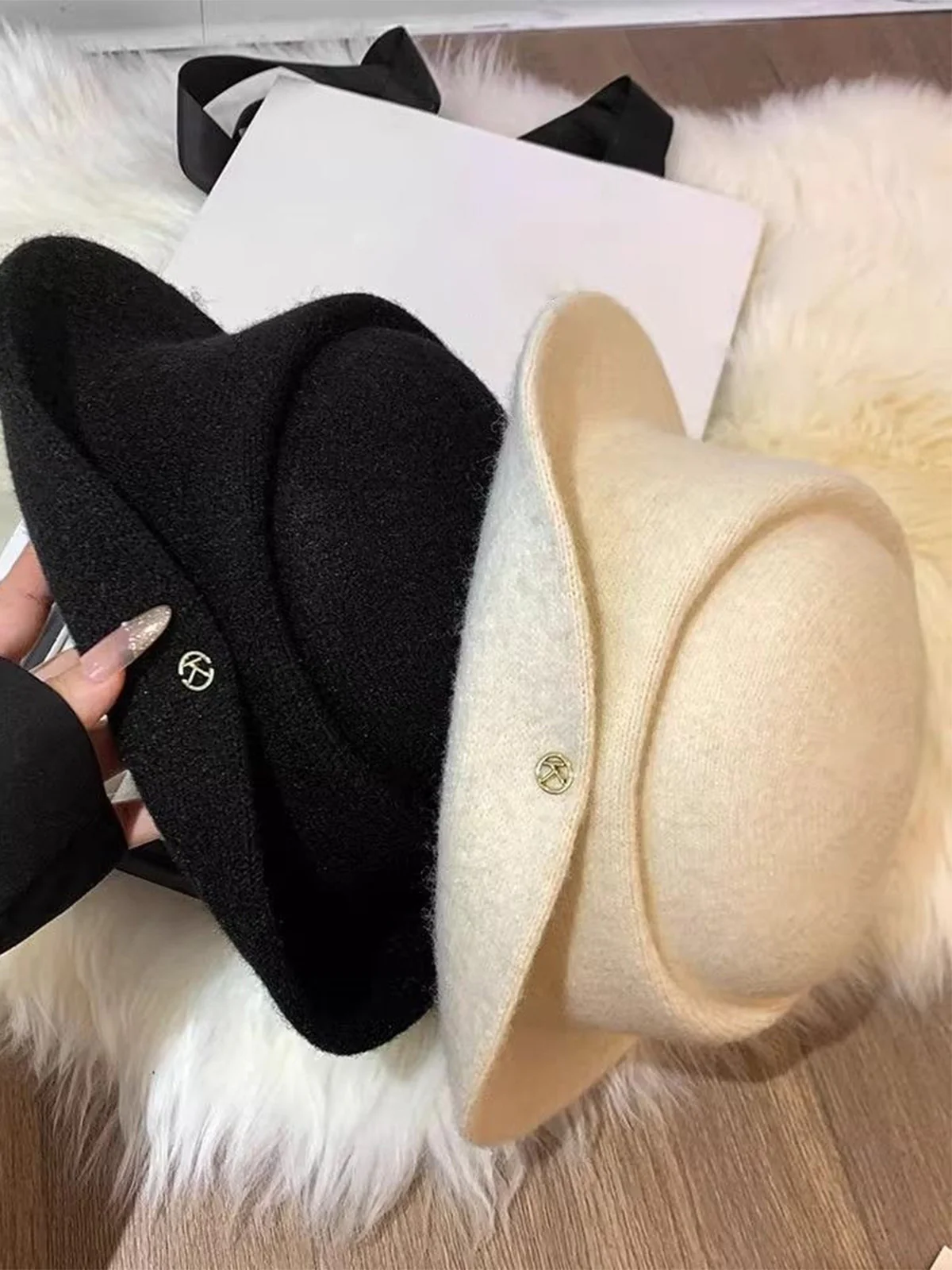 Vintage Hepburn Style Wool Flat-top Hat - Image 3