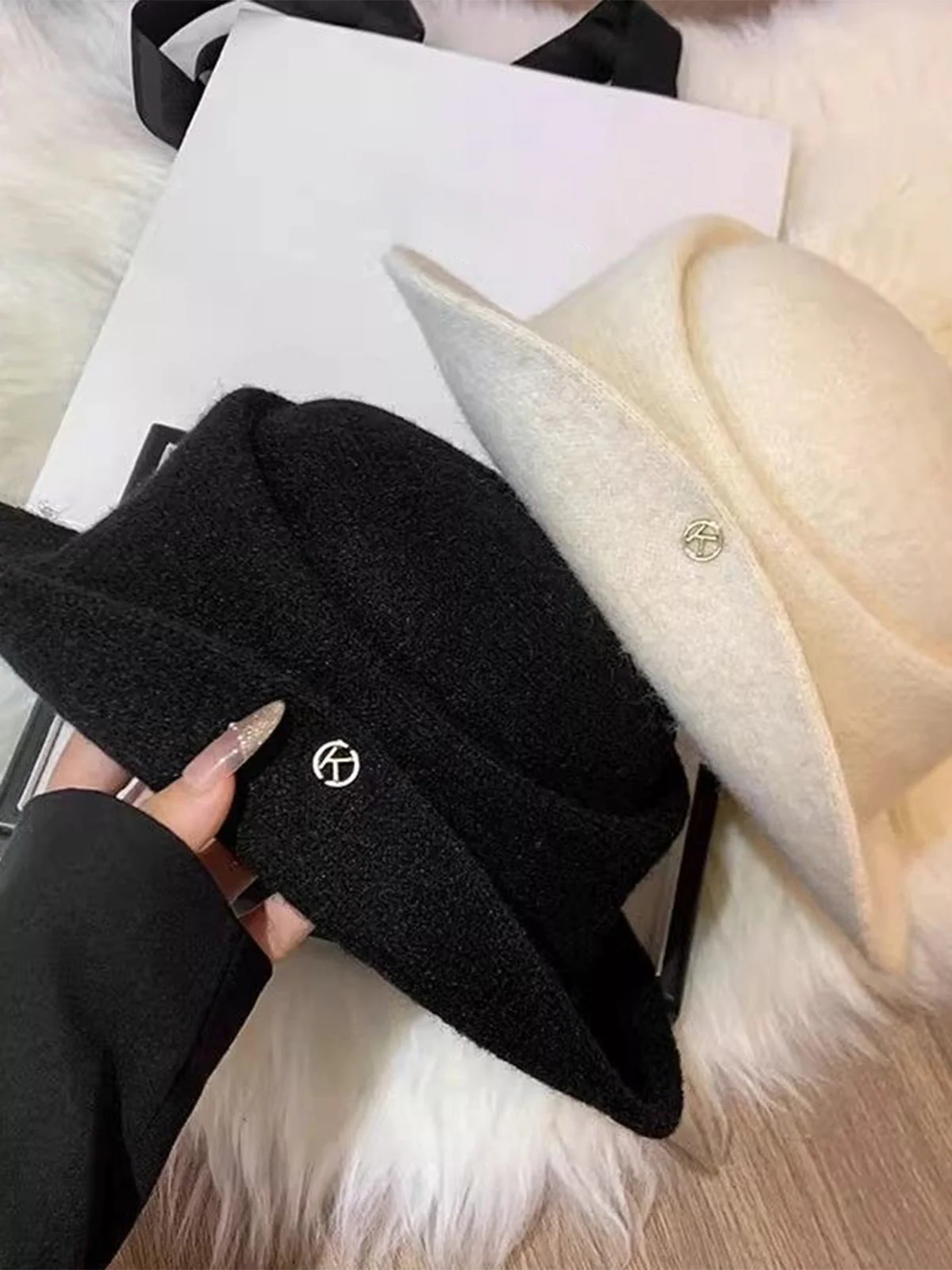 Vintage Hepburn Style Wool Flat-top Hat - Image 4