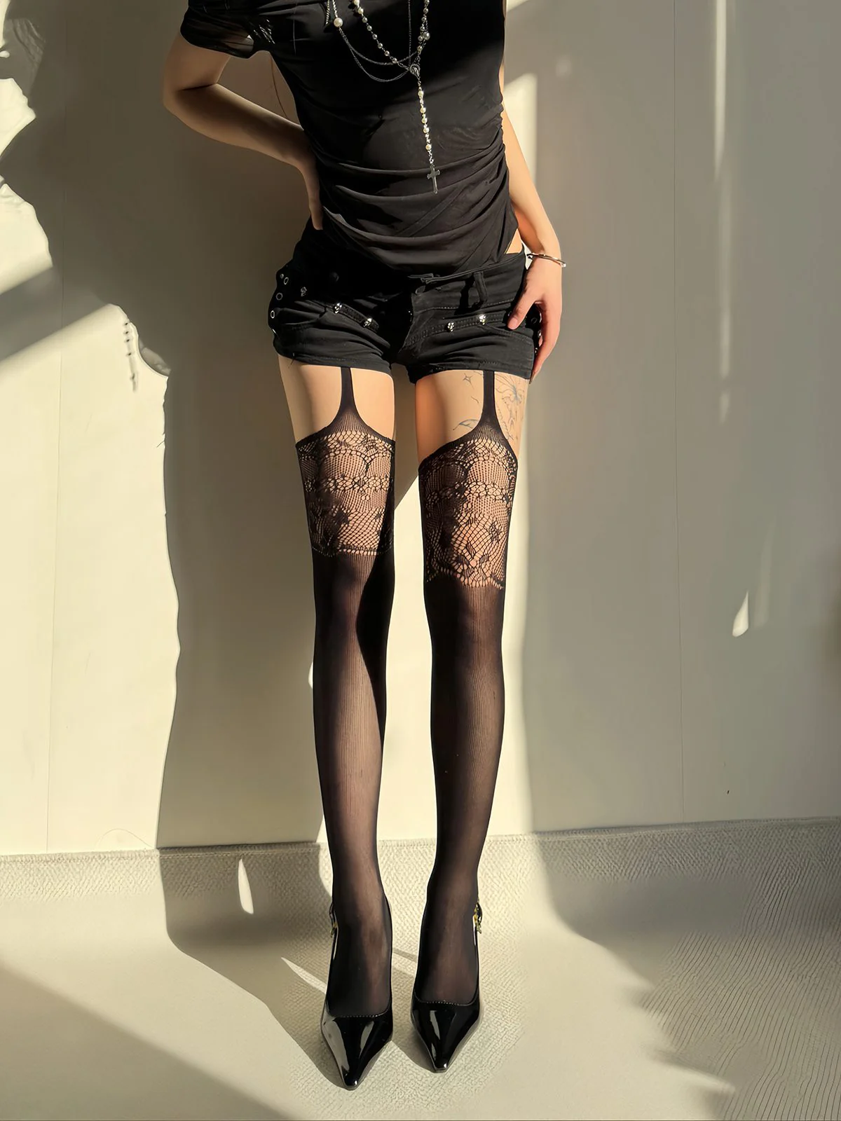 Vintage Lace Solid Suspender Pantyhose - Image 2