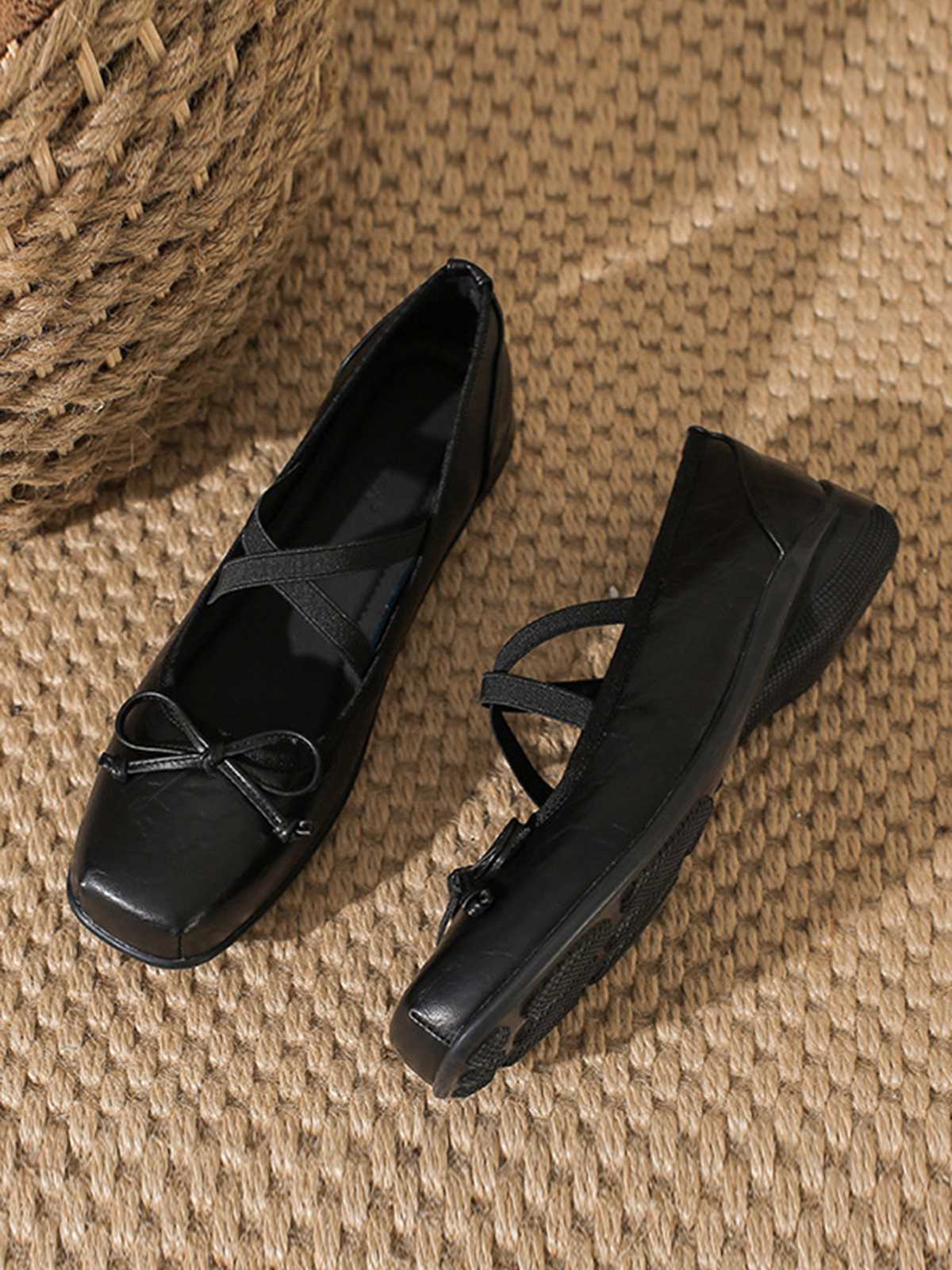 Vintage Leather Bow Ballet Style Shoes - Image 4