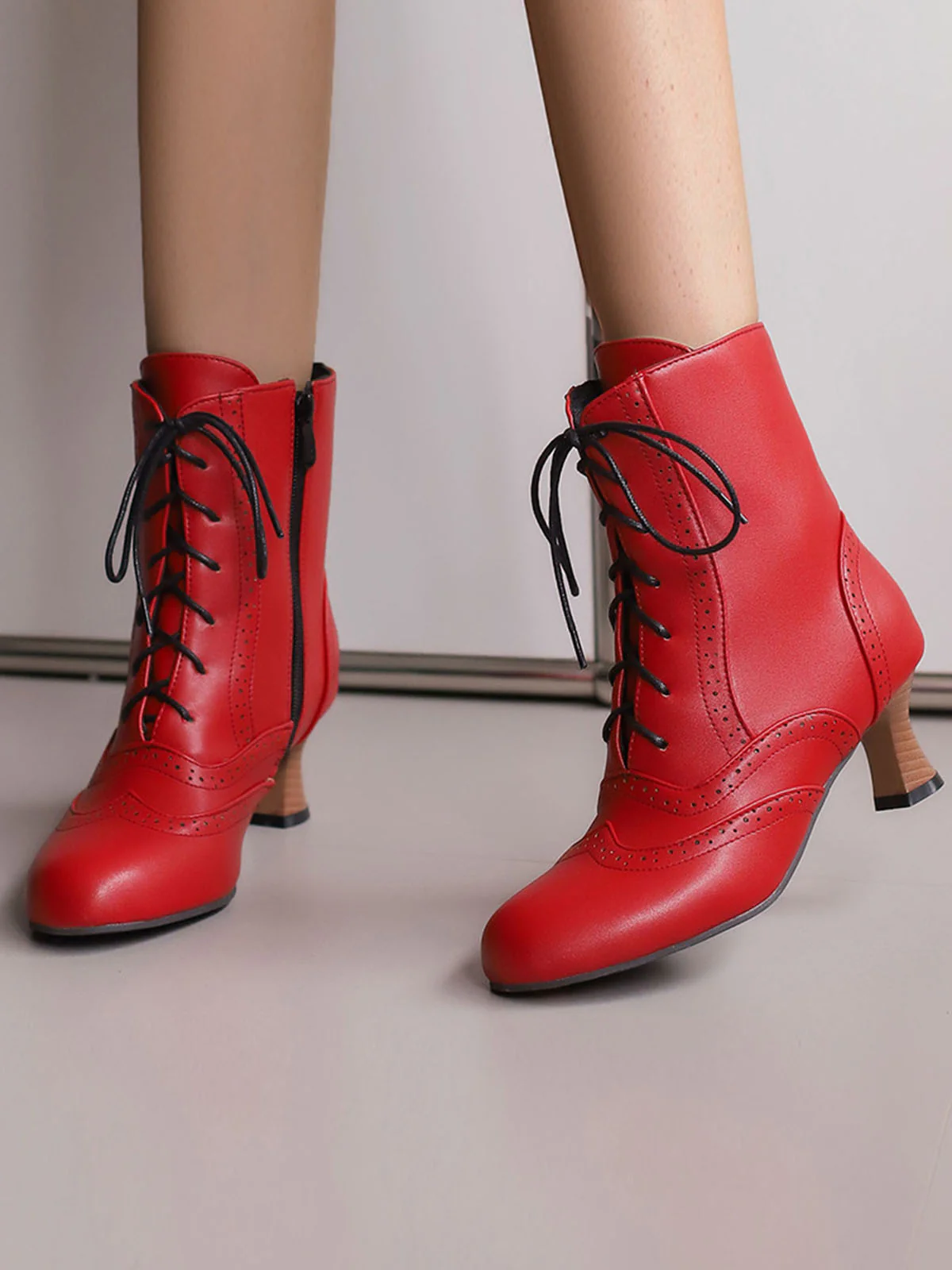 Vintage Leather Solid Kitten Heel Boots - Image 7