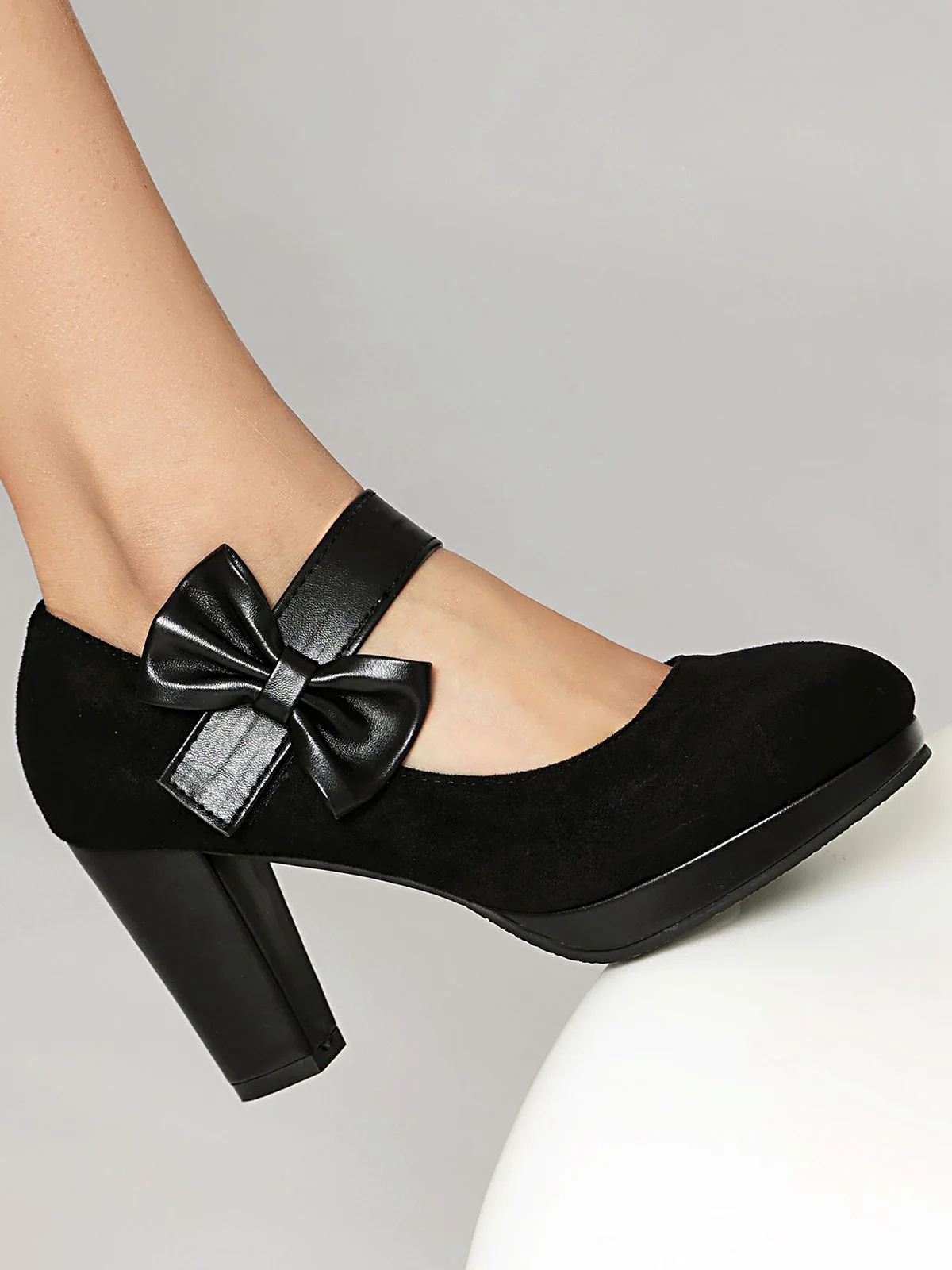 Vintage Mary Jane Bow Chunky Heel Shoes - Image 3