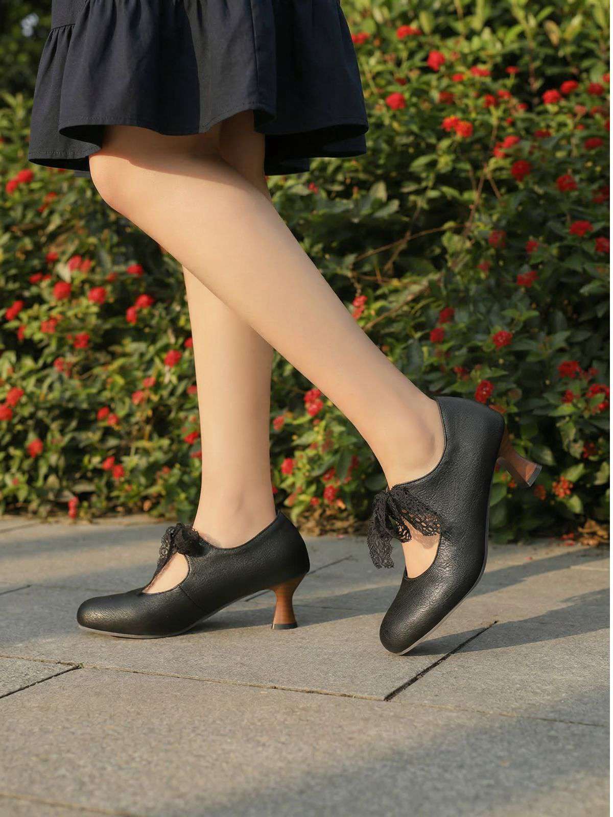 Vintage Mary Jane Lace Bow Heels - Image 2