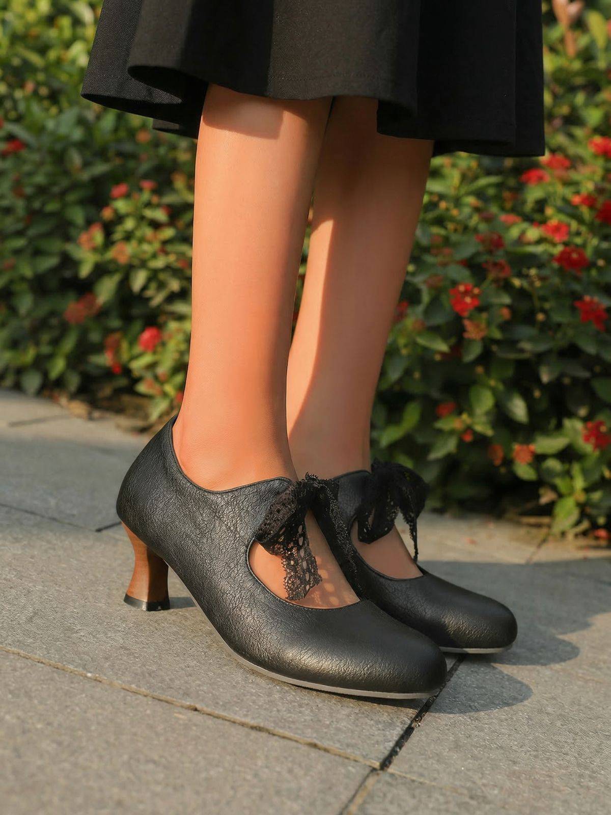 Vintage Mary Jane Lace Bow Heels - Image 3