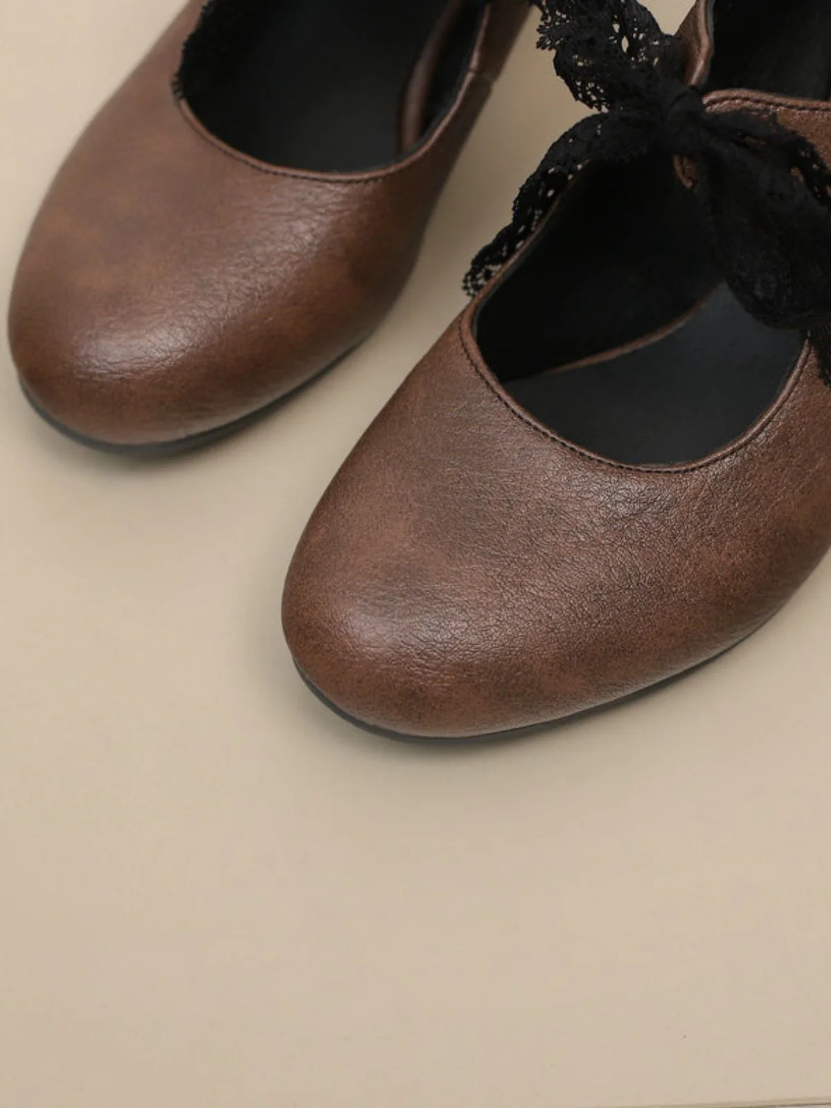 Vintage Mary Jane Lace Bow Heels - Image 9