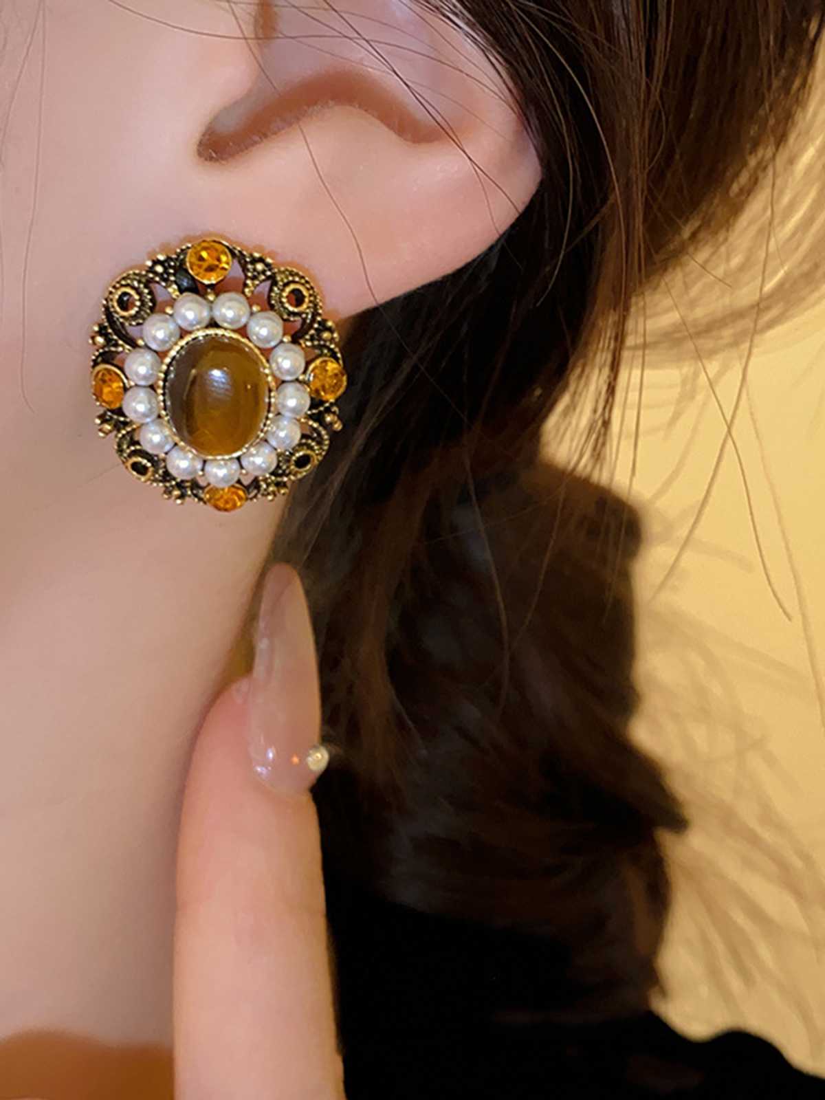Vintage Olive Yellow Diamond Pearl Earrings - Image 2