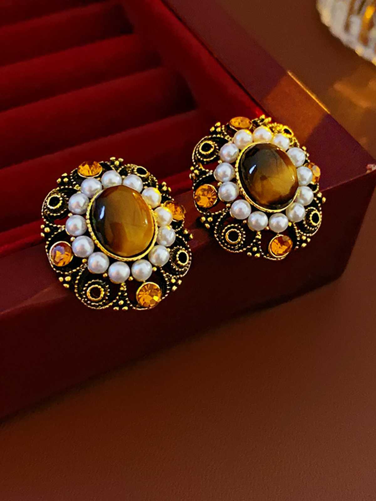 Vintage Olive Yellow Diamond Pearl Earrings - Image 3